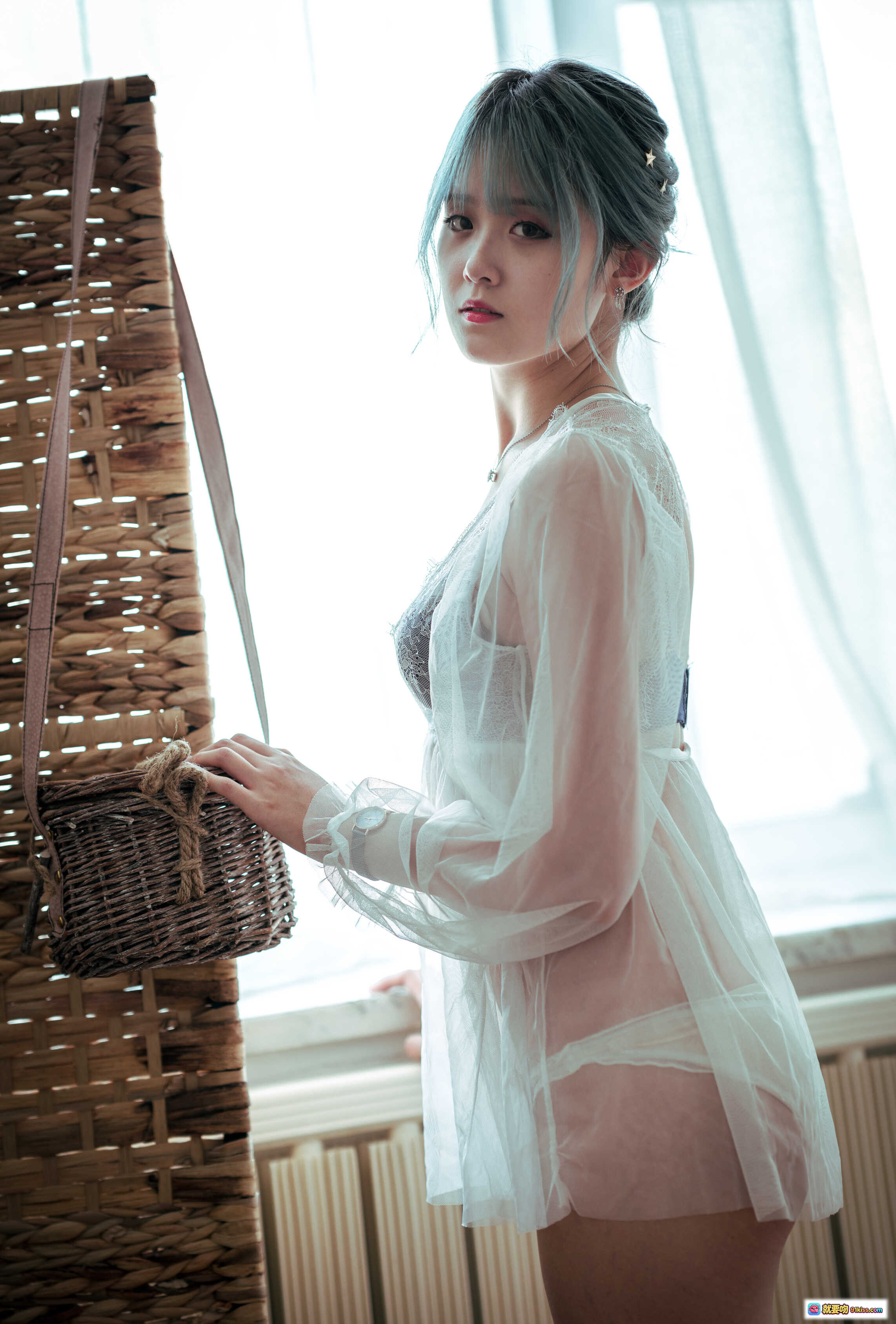 图片[3] - 秋楚楚私房写真调色版 | 白纱透视蕾丝内衣 | 蓝灰发色性感坐姿 | 24P高清美图 - 就要吻