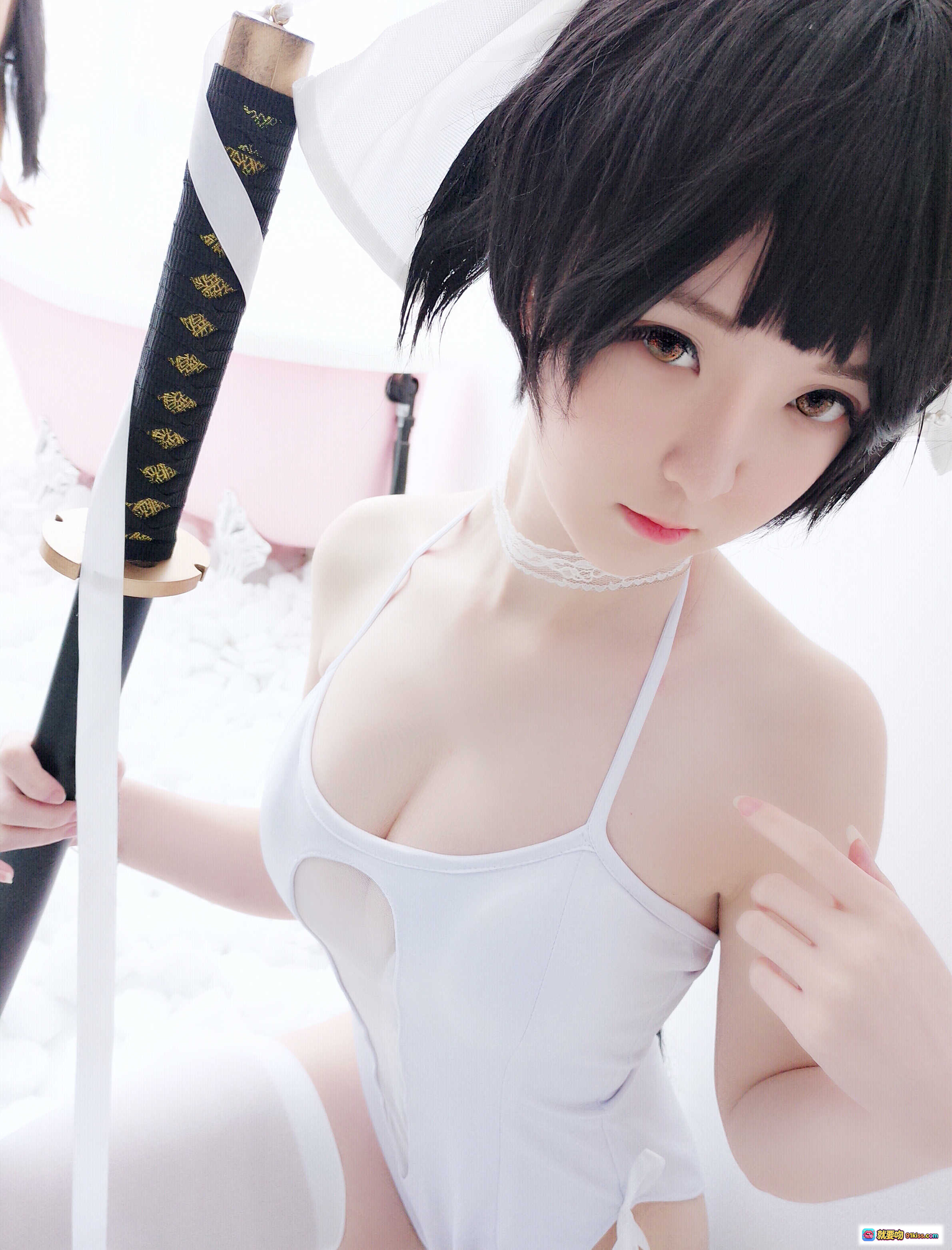 图片[1] - 一小央泽NO.021高雄泳装写真-白裙短发持剑少女Cosplay美图19P - 就要吻