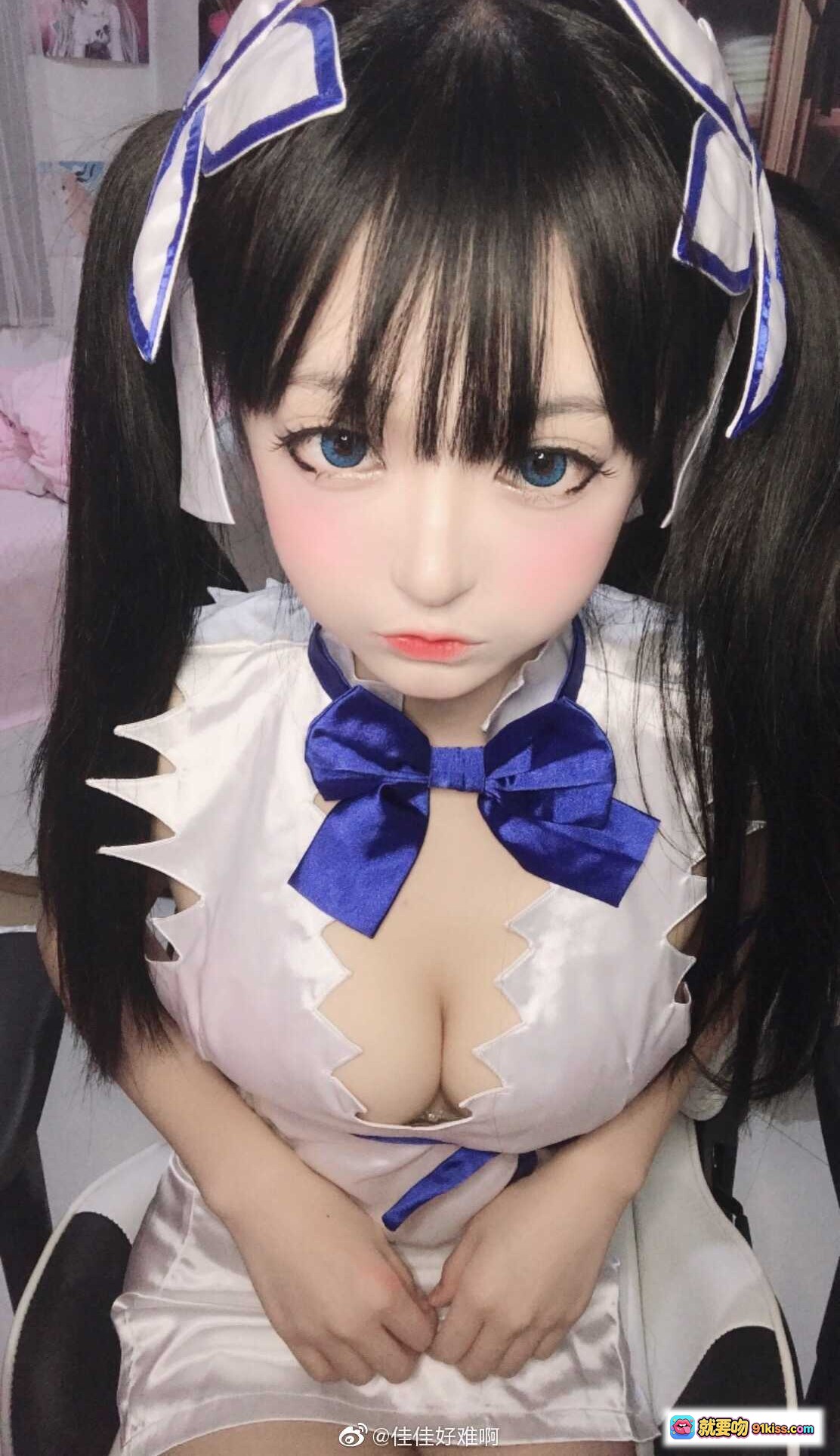 图片[2] - 佳佳好难啊VOL.32 赫斯缇雅cosplay 地下城寻求邂逅是否搞错了什么 白蓝女仆装 萌系妆容 二次元角色扮演 精致还原 - 就要吻