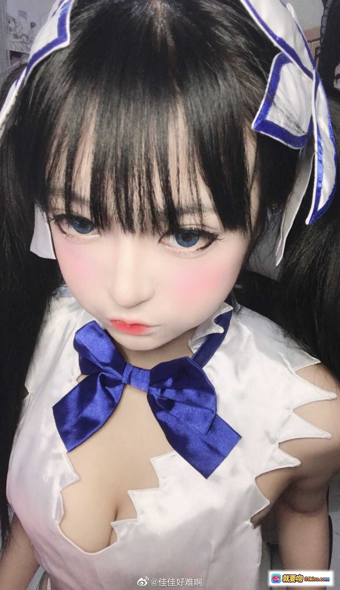 图片[4] - 佳佳好难啊VOL.32 赫斯缇雅cosplay 地下城寻求邂逅是否搞错了什么 白蓝女仆装 萌系妆容 二次元角色扮演 精致还原 - 就要吻