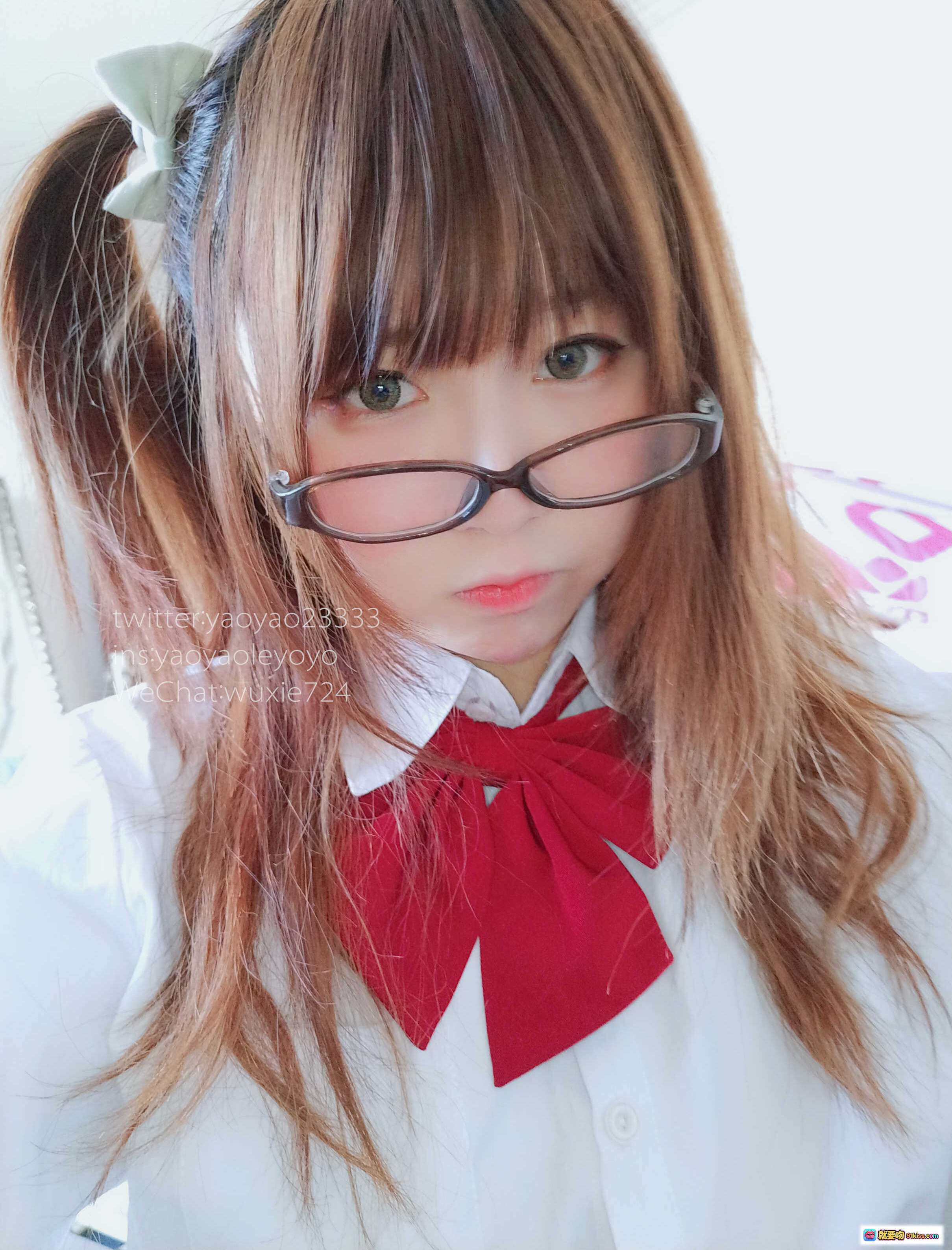 图片[10] - 摇摇乐yoyo NO.007 清纯小学妹写真 65P 484MB 双马尾眼镜少女 白衬衫红领结 日系甜美风 - 就要吻