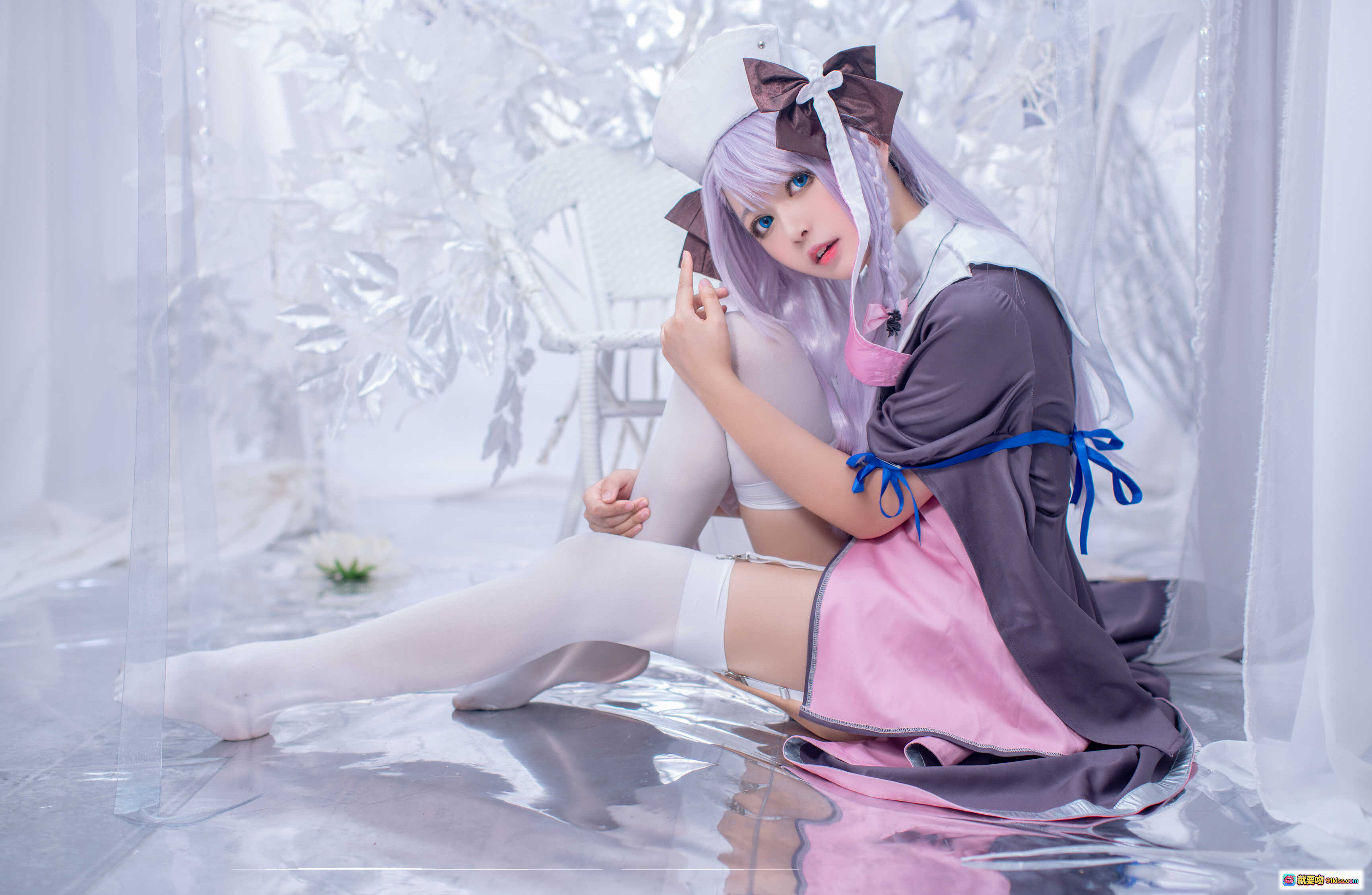 图片[2] - 黑猫猫OvO NO.020 女灶神Cosplay 紫发少女 白色长袜 甜美洛丽塔风 14P高清图集 - 就要吻