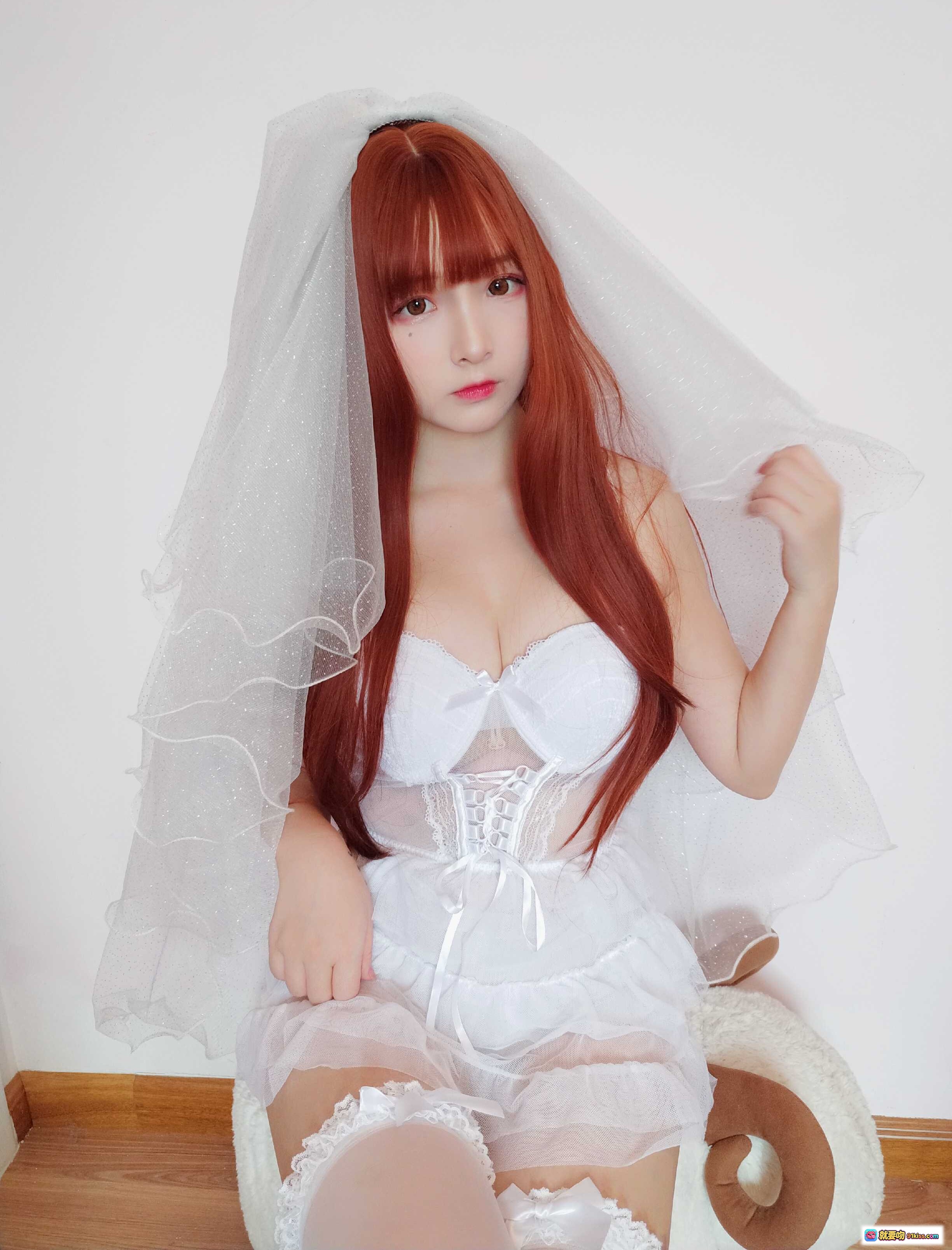 古川NO.005芭蕾睡衣写真 白色婚纱头纱蕾丝内衣性感少女风 红发美女居家私房照 - 就要吻