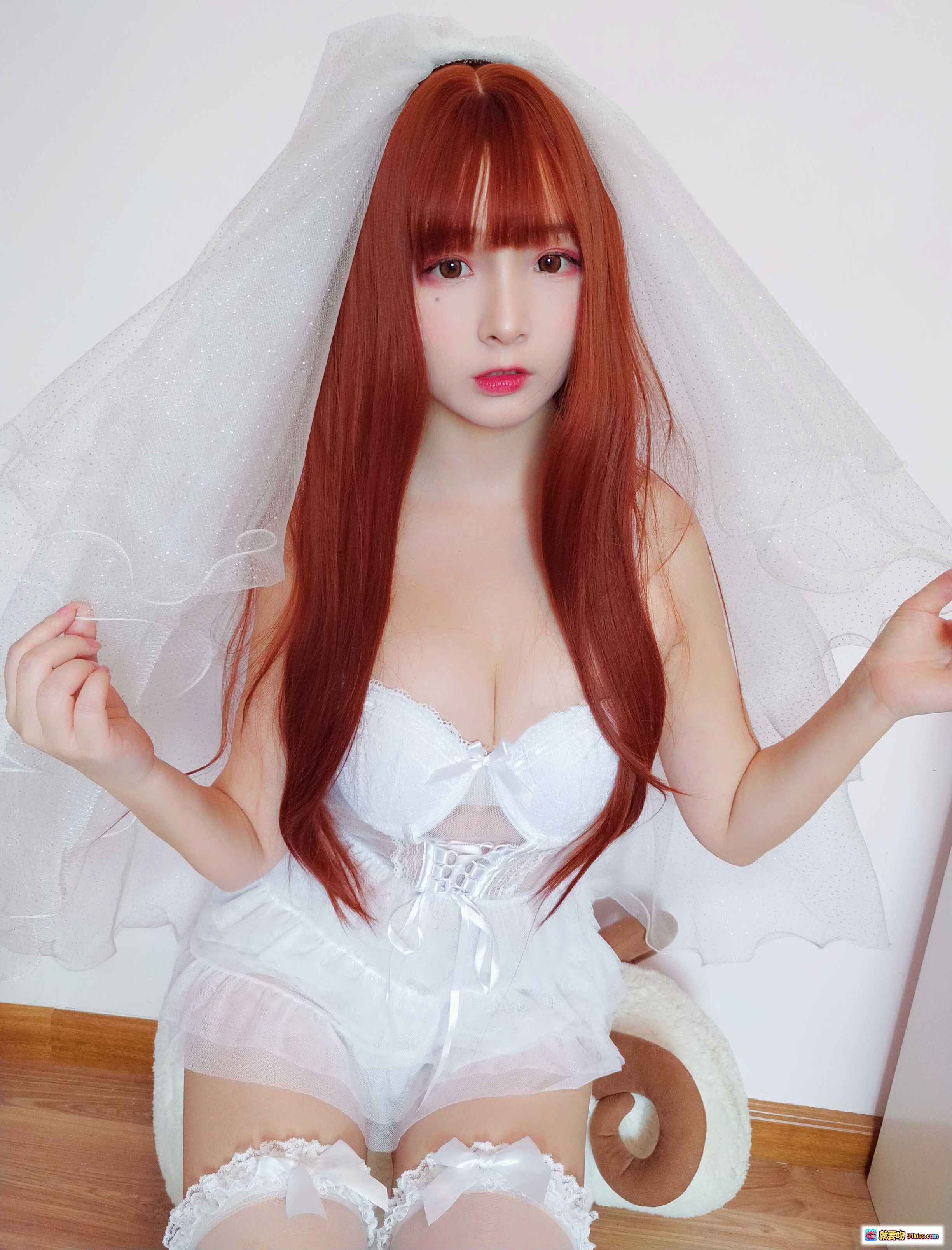 图片[8] - 古川NO.005芭蕾睡衣写真 白色婚纱头纱蕾丝内衣性感少女风 红发美女居家私房照 - 就要吻