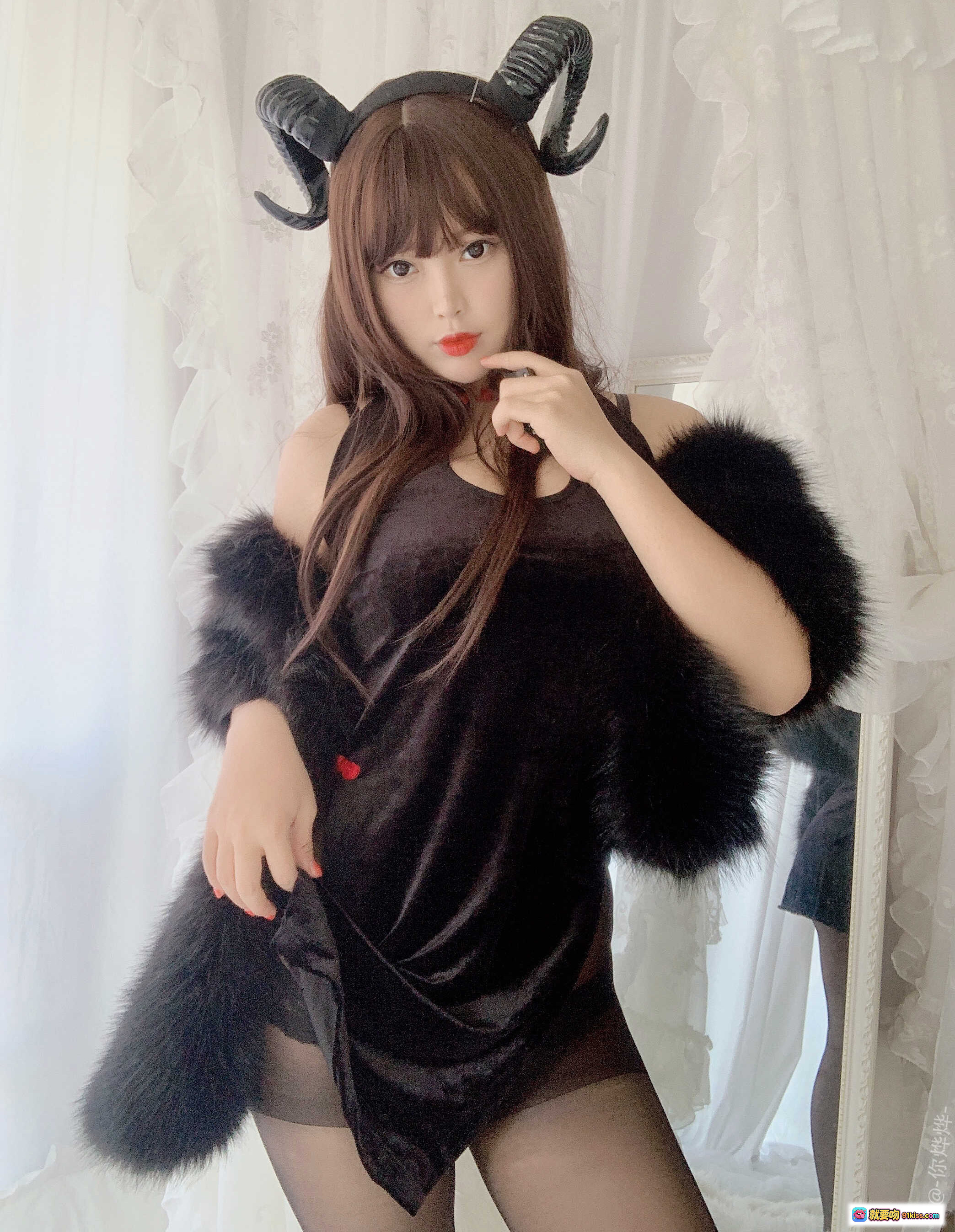 图片[8] - 白烨 VOL.005 魅魔2.0 黑丝蕾丝内衣+羊角发饰+毛绒披肩 76P高清写真集 - 就要吻