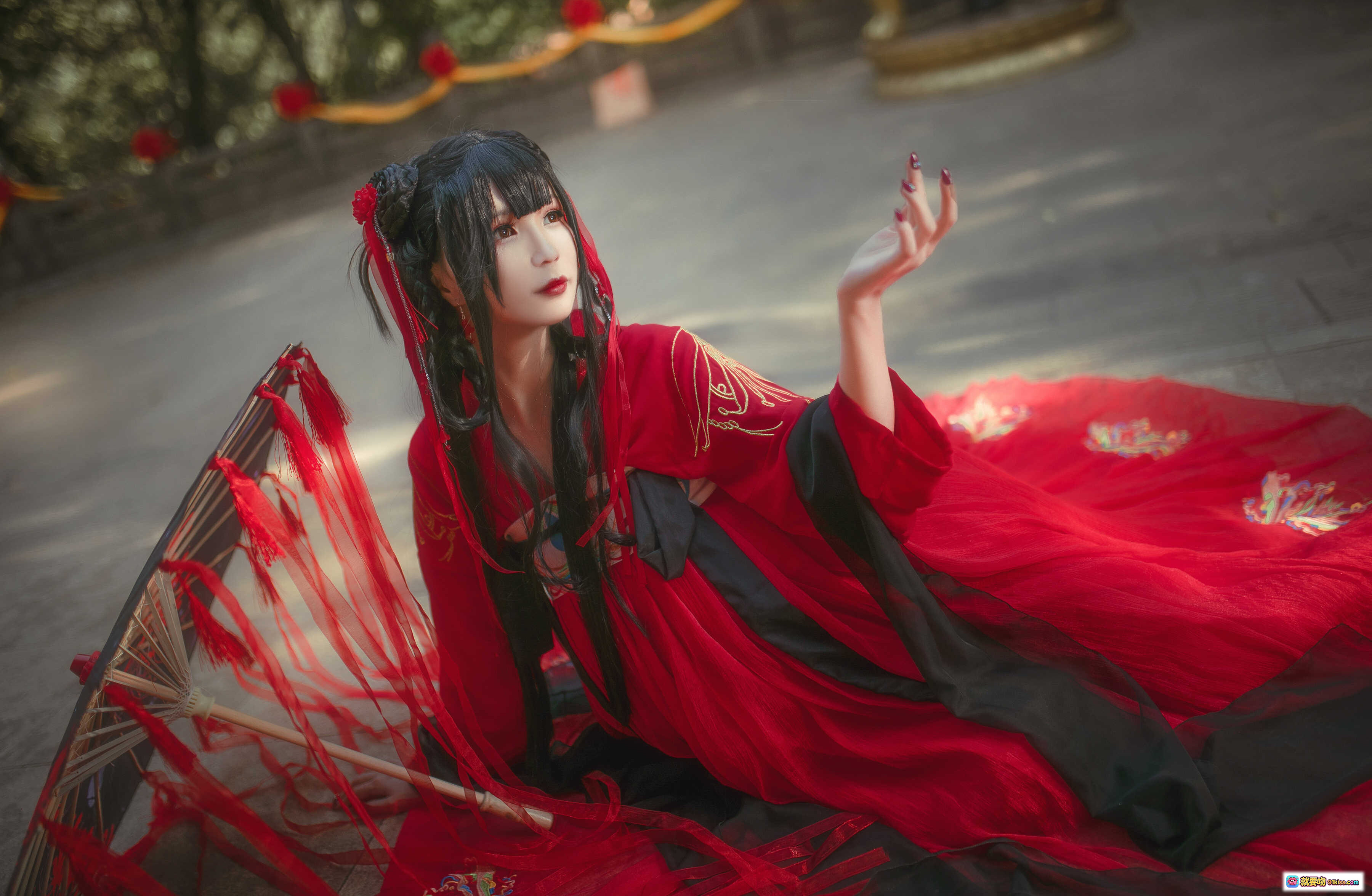 图片[1] - 北之北VOL.09汉服写真｜红黑古风cosplay美女撑伞庭院唯美摄影9P64MB - 就要吻