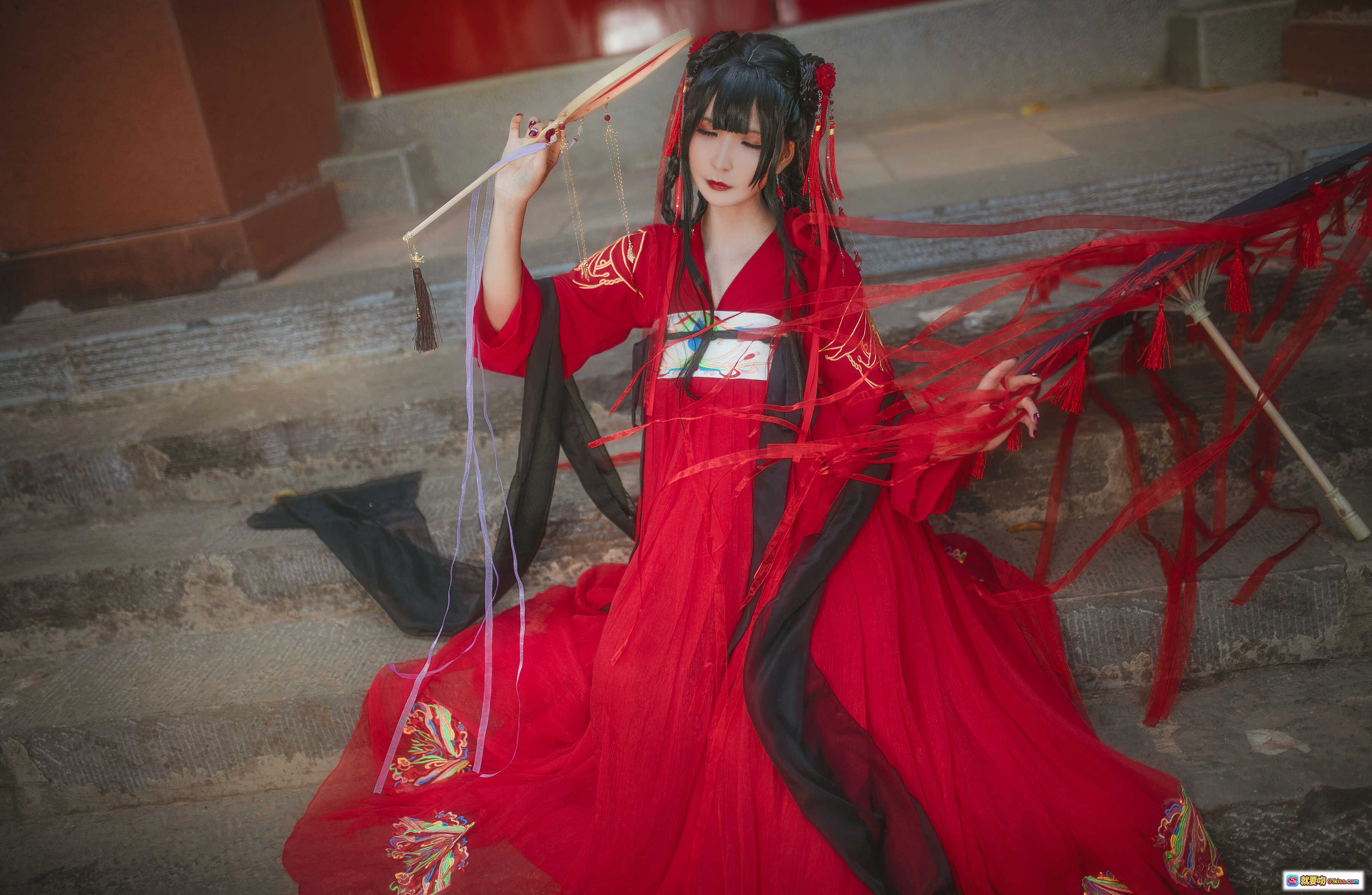 图片[9] - 北之北VOL.09汉服写真｜红黑古风cosplay美女撑伞庭院唯美摄影9P64MB - 就要吻