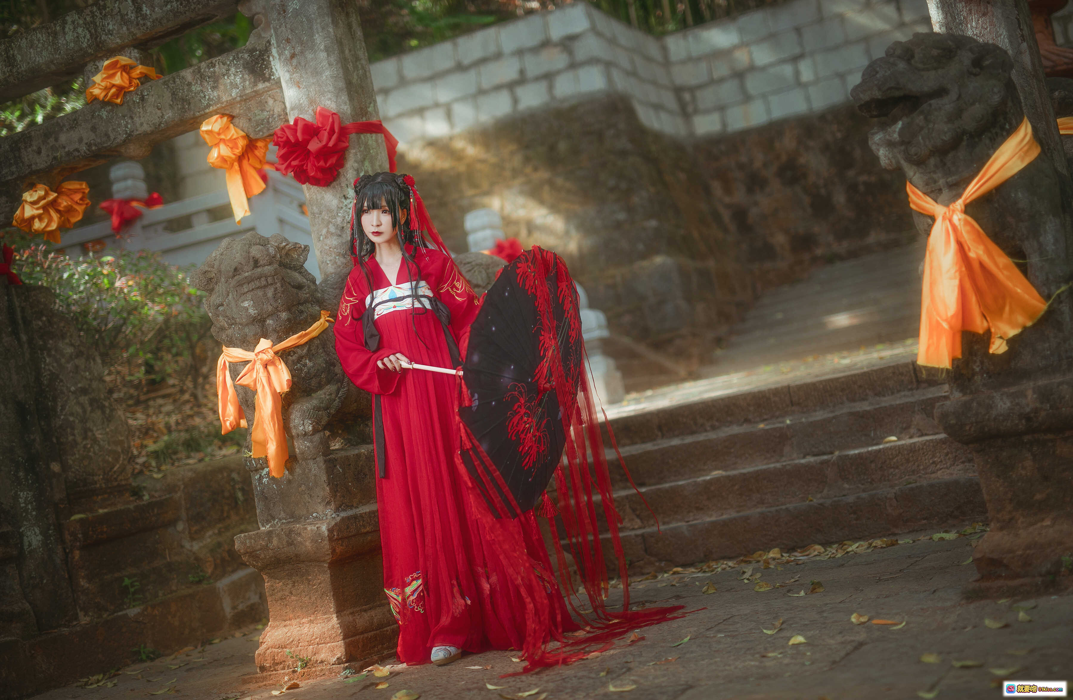 图片[8] - 北之北VOL.09汉服写真｜红黑古风cosplay美女撑伞庭院唯美摄影9P64MB - 就要吻