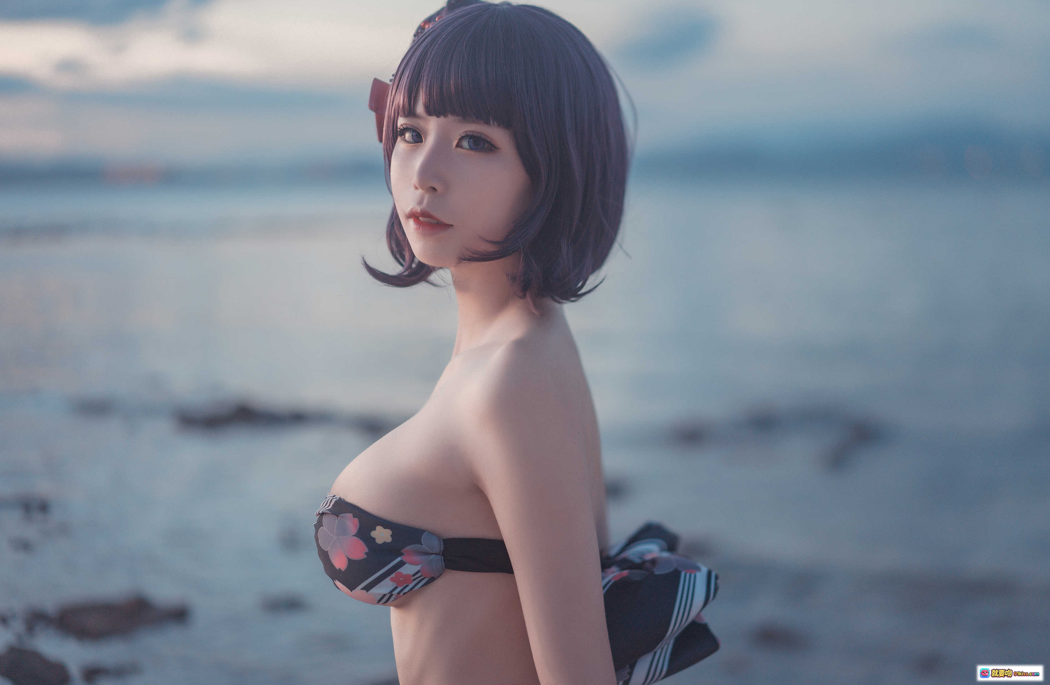 图片[7] - 爱老师葛饰北斋泳装写真｜沙滩日系少女风｜黑底樱花比基尼｜21P高清图集 - 就要吻