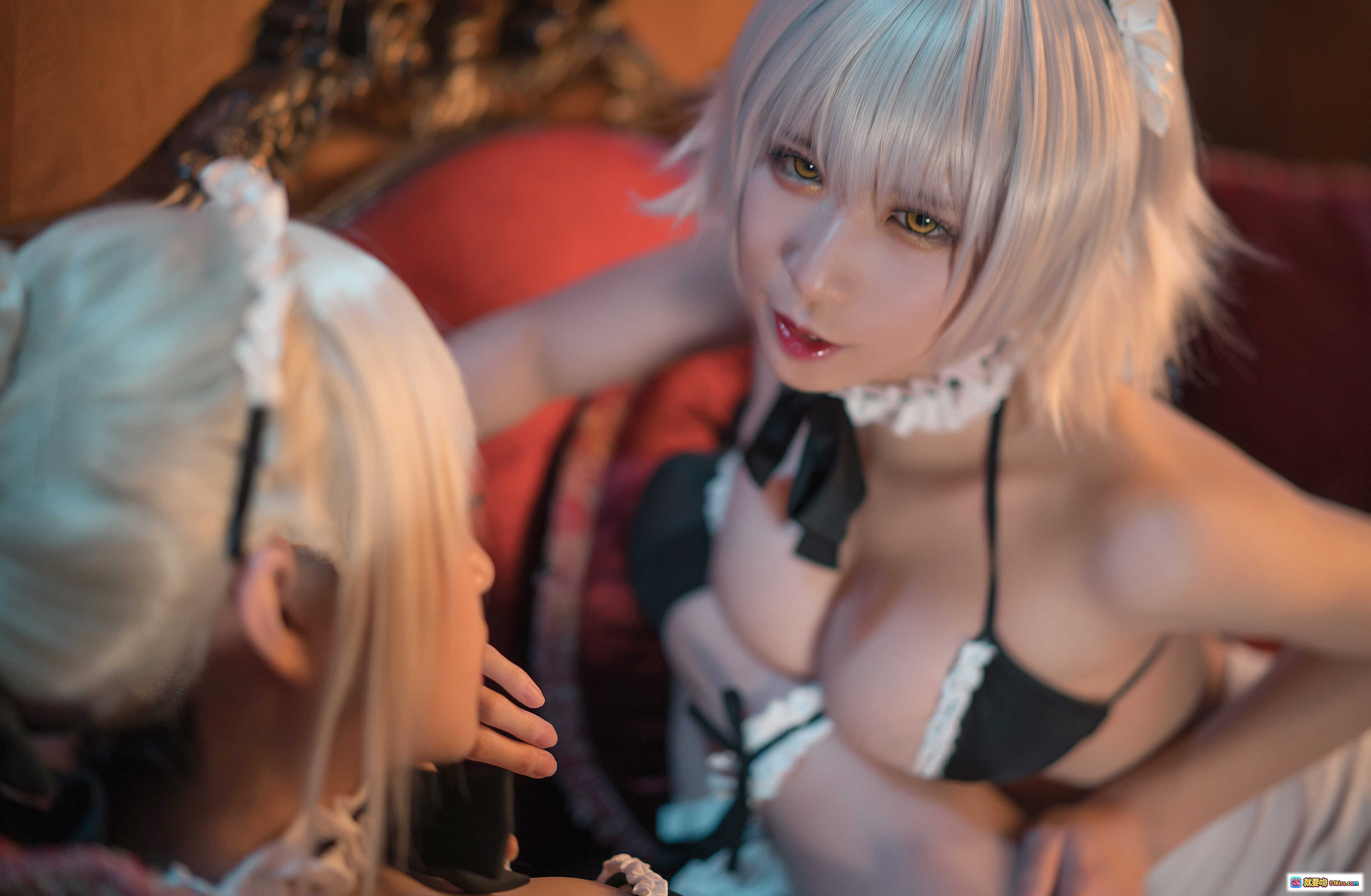 图片[8] - 黑贞黑呆爱老师桔梗双人女仆装写真 26P高清美图 优雅花束复古沙发场景 - 就要吻