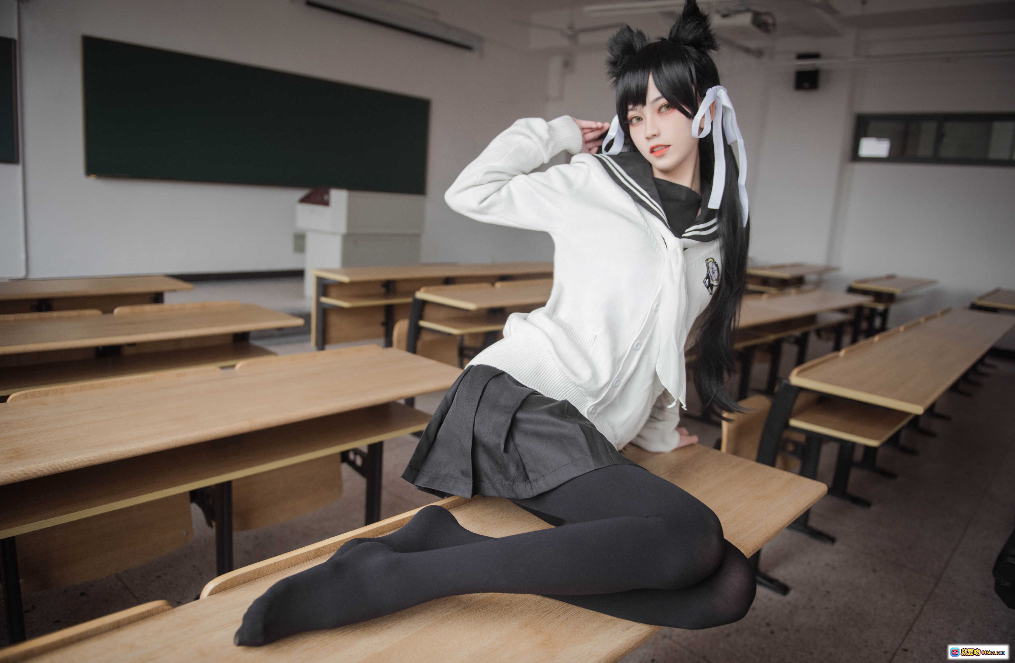 图片[5] - 爱宕制服cosplay写真 | 黑丝美腿教室场景 | 你的负卿NO.003高清图集 - 就要吻