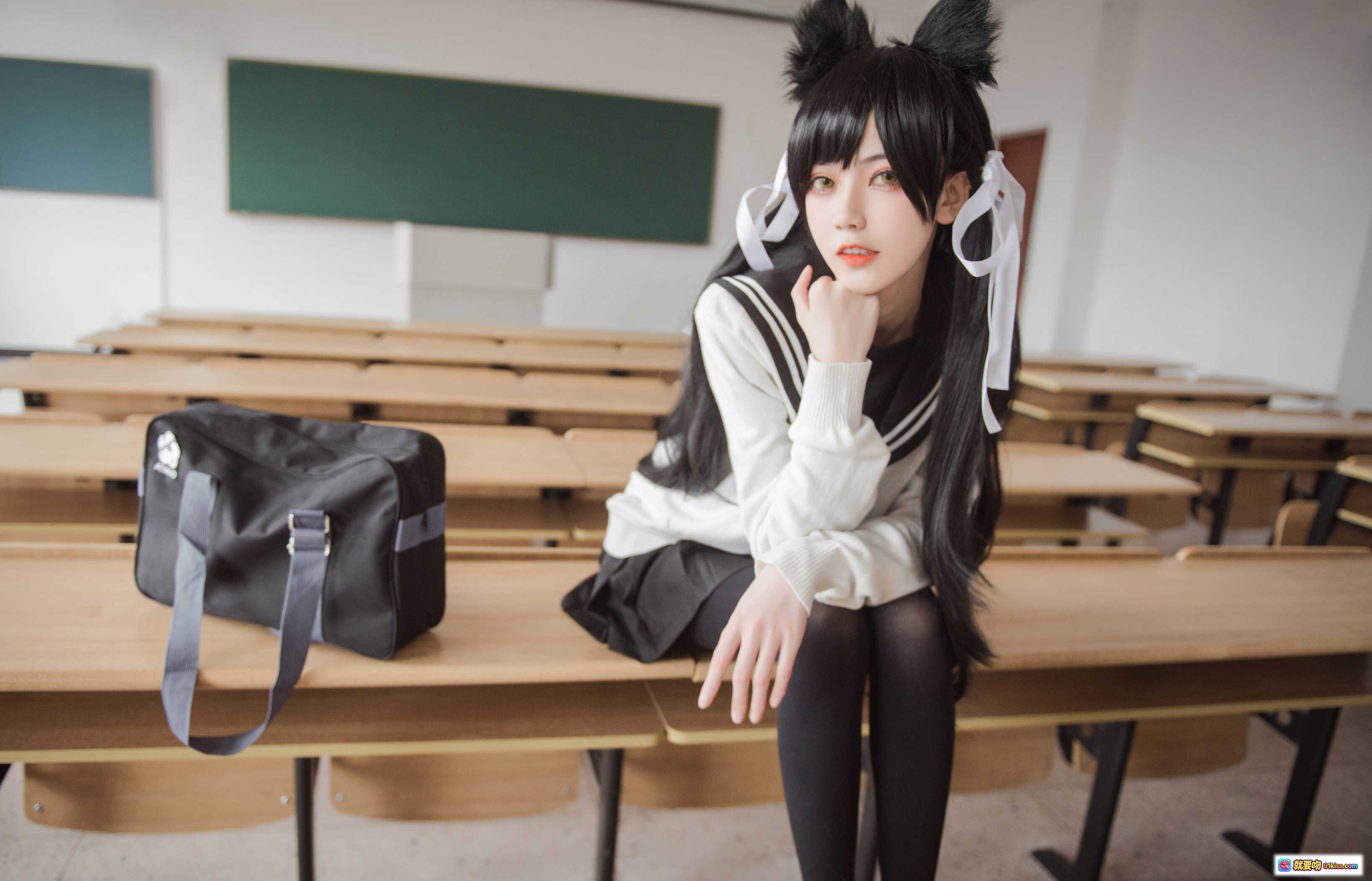 图片[7] - 爱宕制服cosplay写真 | 黑丝美腿教室场景 | 你的负卿NO.003高清图集 - 就要吻