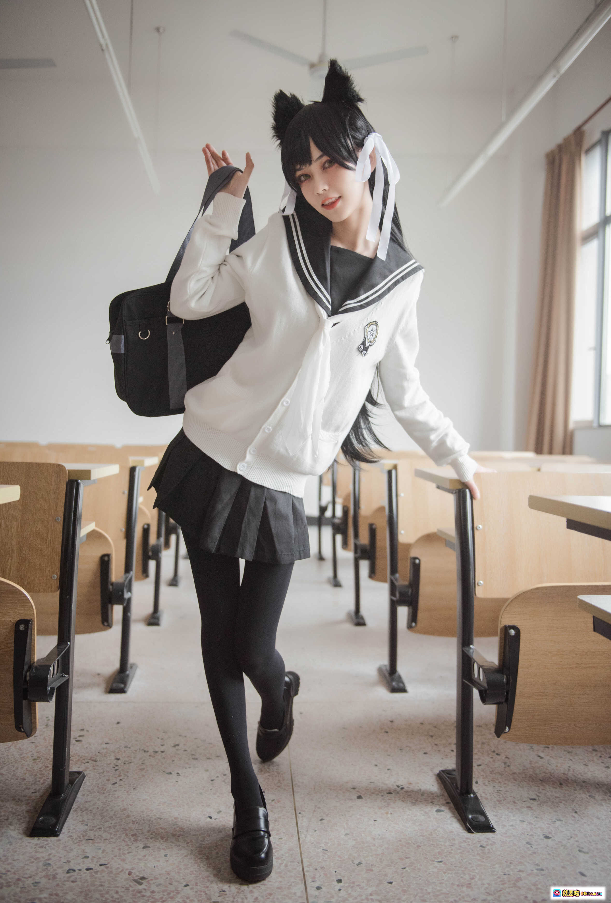 图片[3] - 爱宕制服cosplay写真 | 黑丝美腿教室场景 | 你的负卿NO.003高清图集 - 就要吻