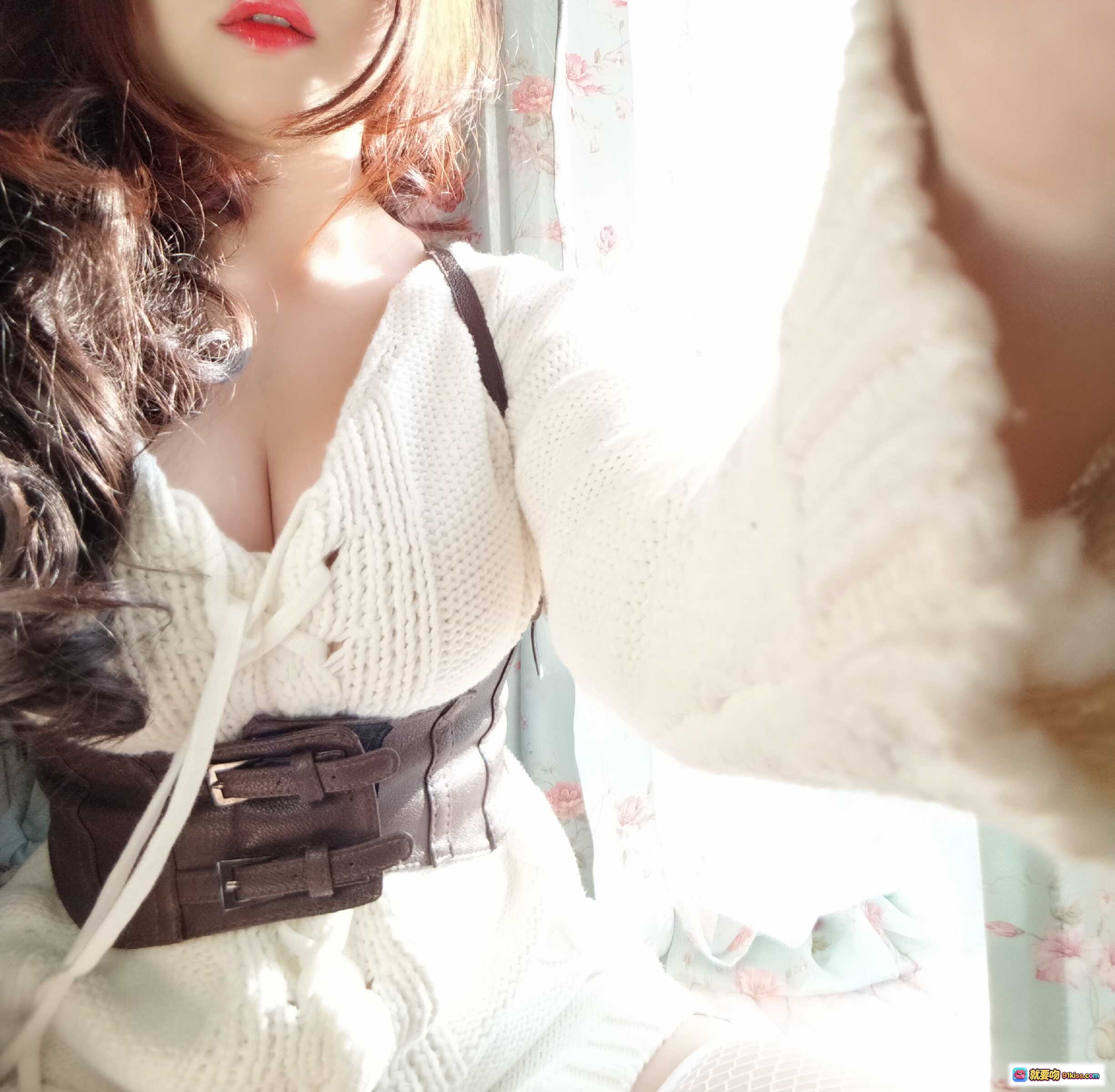 图片[7] - 古川定制VOL.008甜美写真 | 白色针织裙+渔网袜+花帘背景 | 41P高清图集 - 就要吻