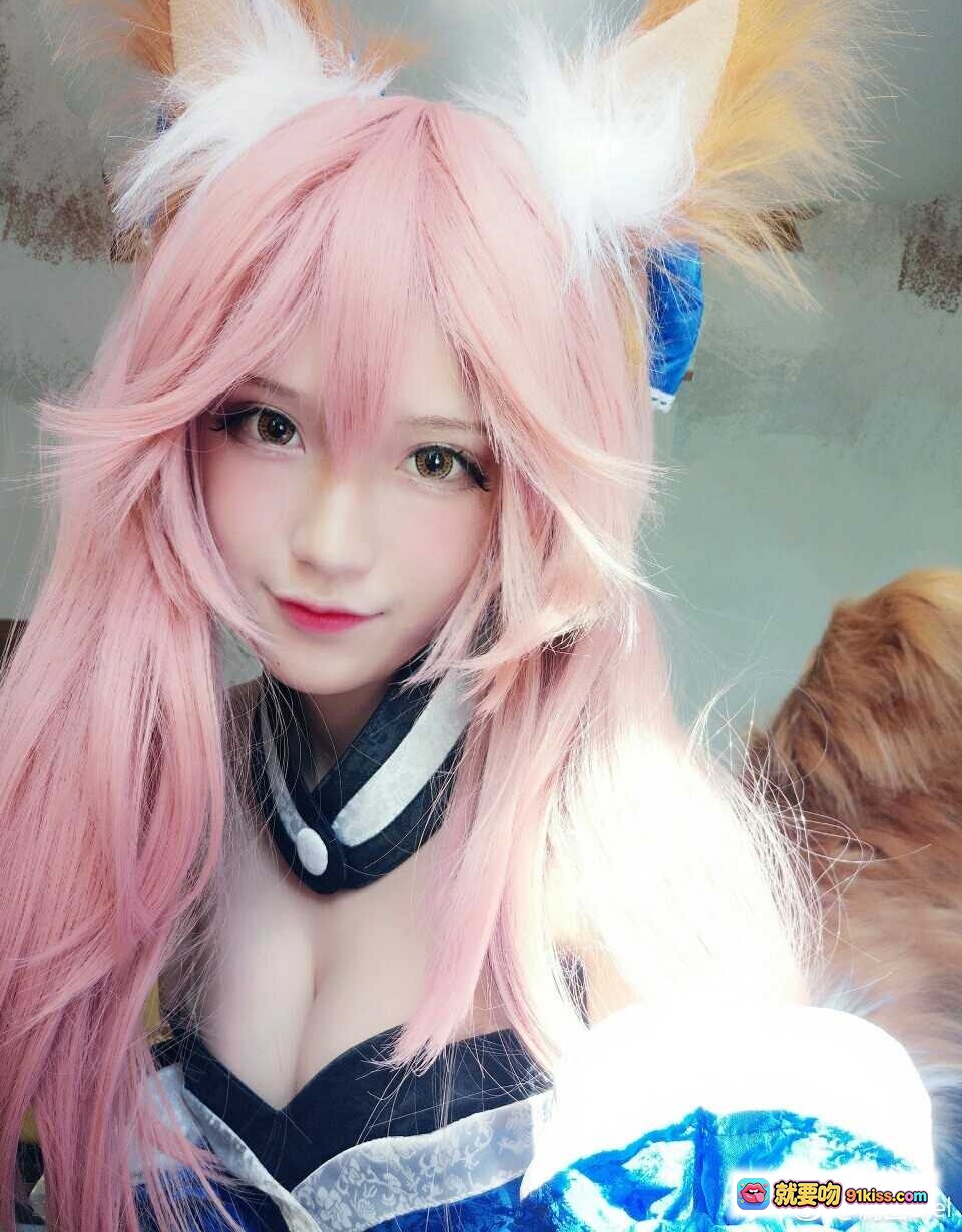 图片[7] - 腐团儿COS玉藻前Fate角色扮演 粉发狐耳蓝裙紫袜性感 Cosplay写真镜前自拍 - 就要吻