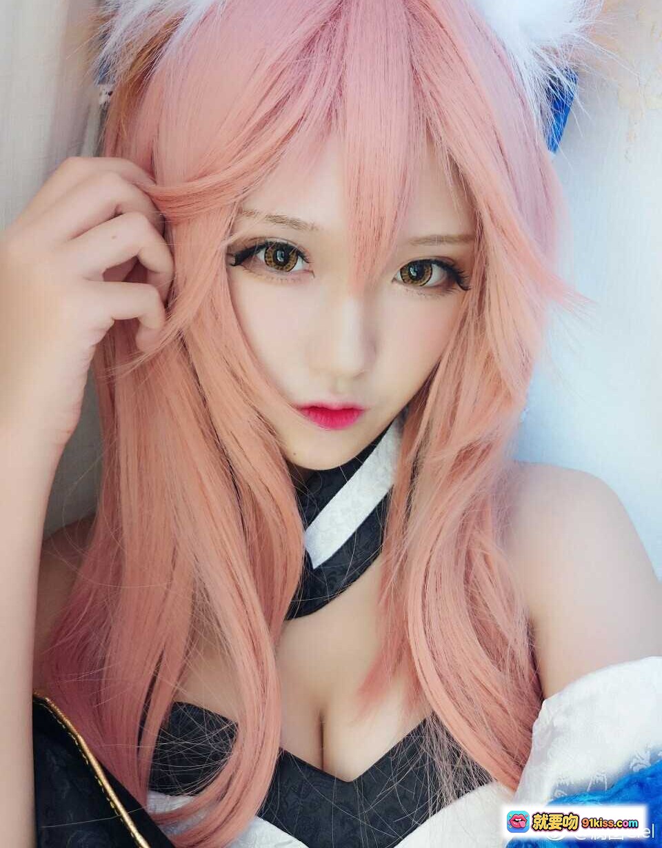 图片[6] - 腐团儿COS玉藻前Fate角色扮演 粉发狐耳蓝裙紫袜性感 Cosplay写真镜前自拍 - 就要吻