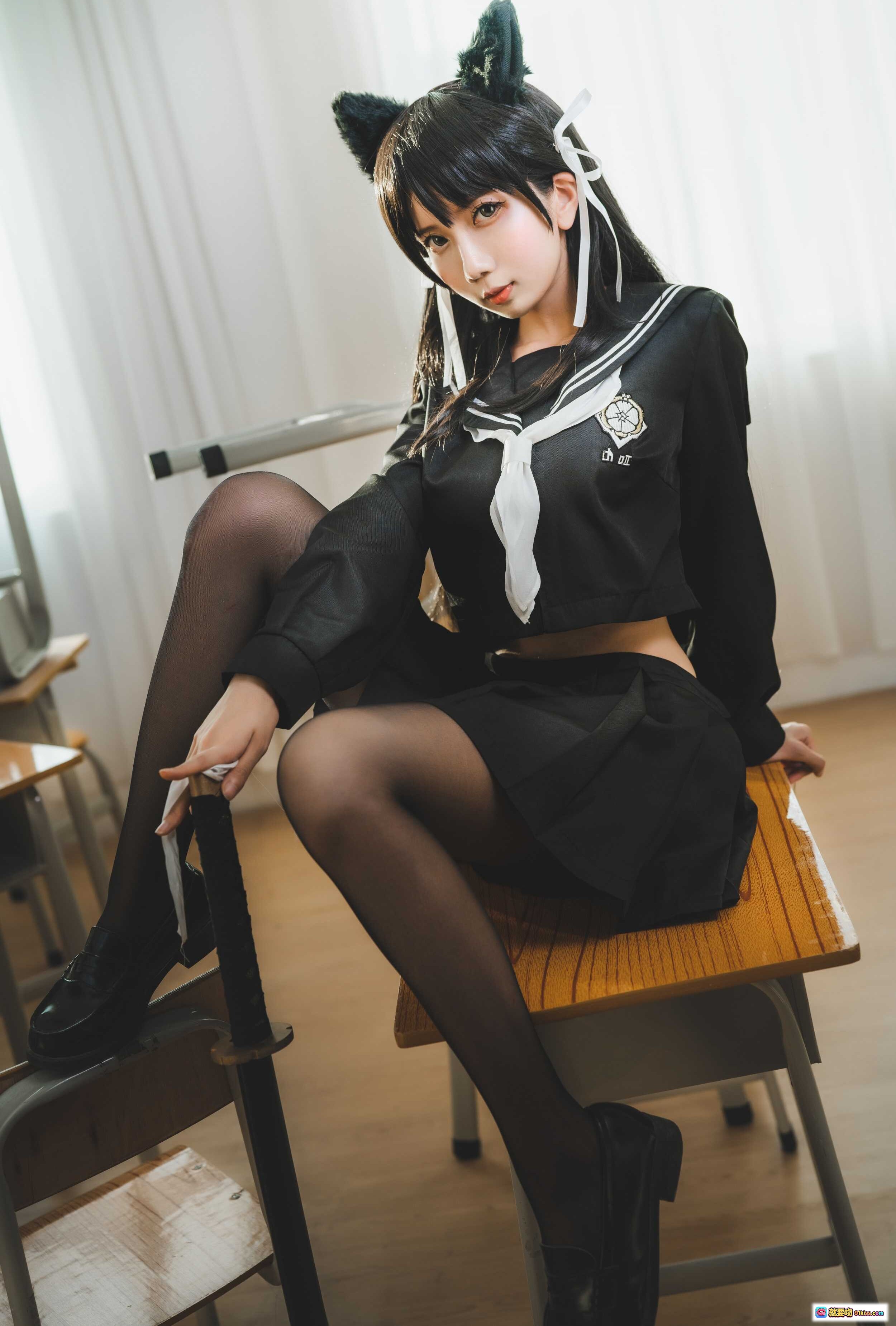 图片[4] - 迷失人形NO.008犬学院幻想曲 黑色水手服短裙侧身特写 优雅腰线 日系校园风写真 23P高清图集 - 就要吻