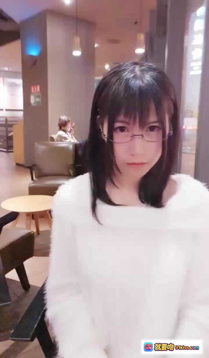 图片[3] - 逐月SU甜美写真 | 白毛衣黑丝眼镜少女 | 温柔日系风室内拍照 | NO.002高清美图 - 就要吻