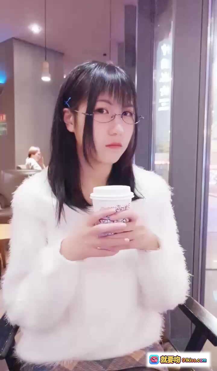 图片[10] - 逐月SU甜美写真 | 白毛衣黑丝眼镜少女 | 温柔日系风室内拍照 | NO.002高清美图 - 就要吻