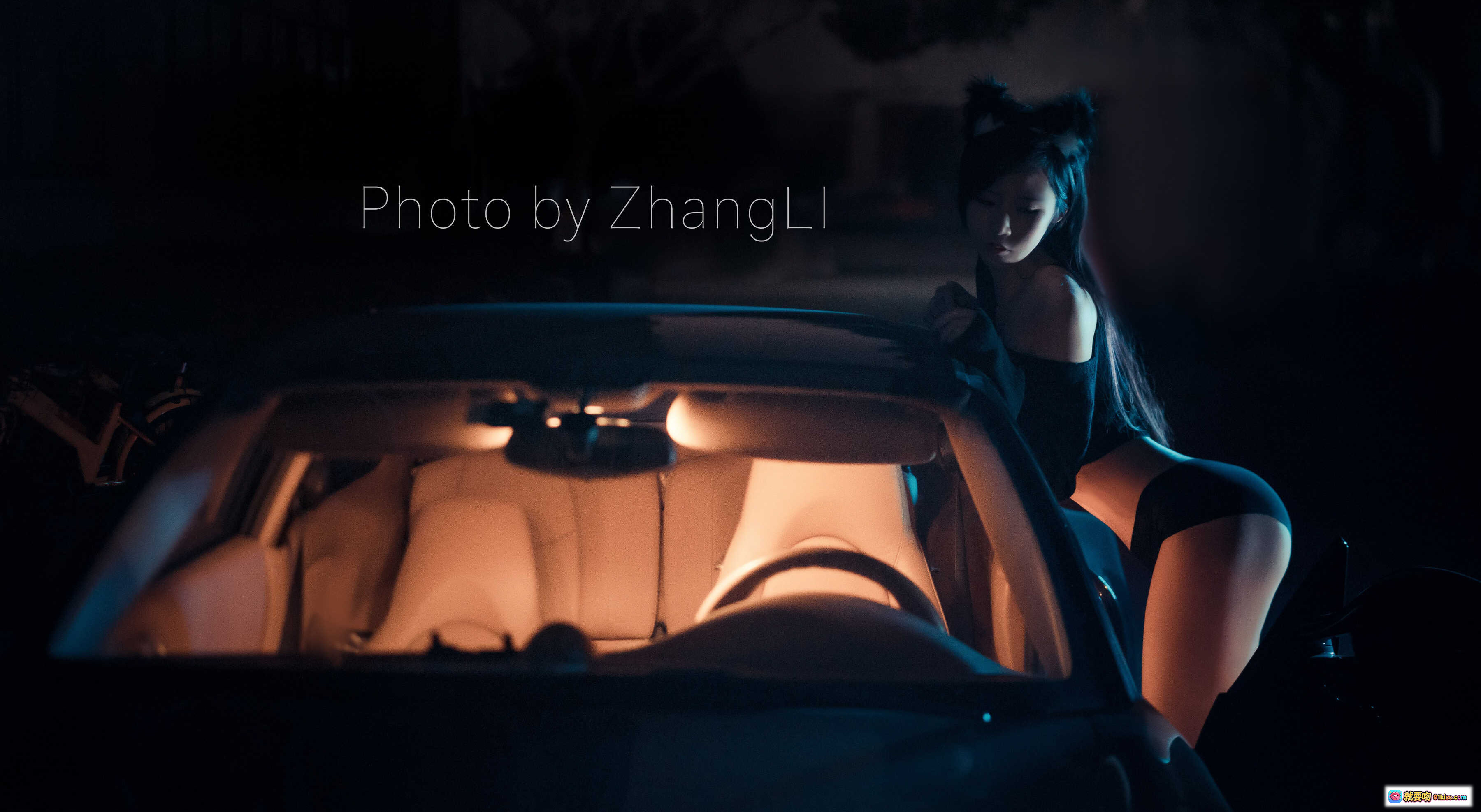 图片[7] - 爱老师保时捷女郎车内写真｜性感露肩黑衣｜车内氛围感大片｜ZhangLi摄影 - 就要吻