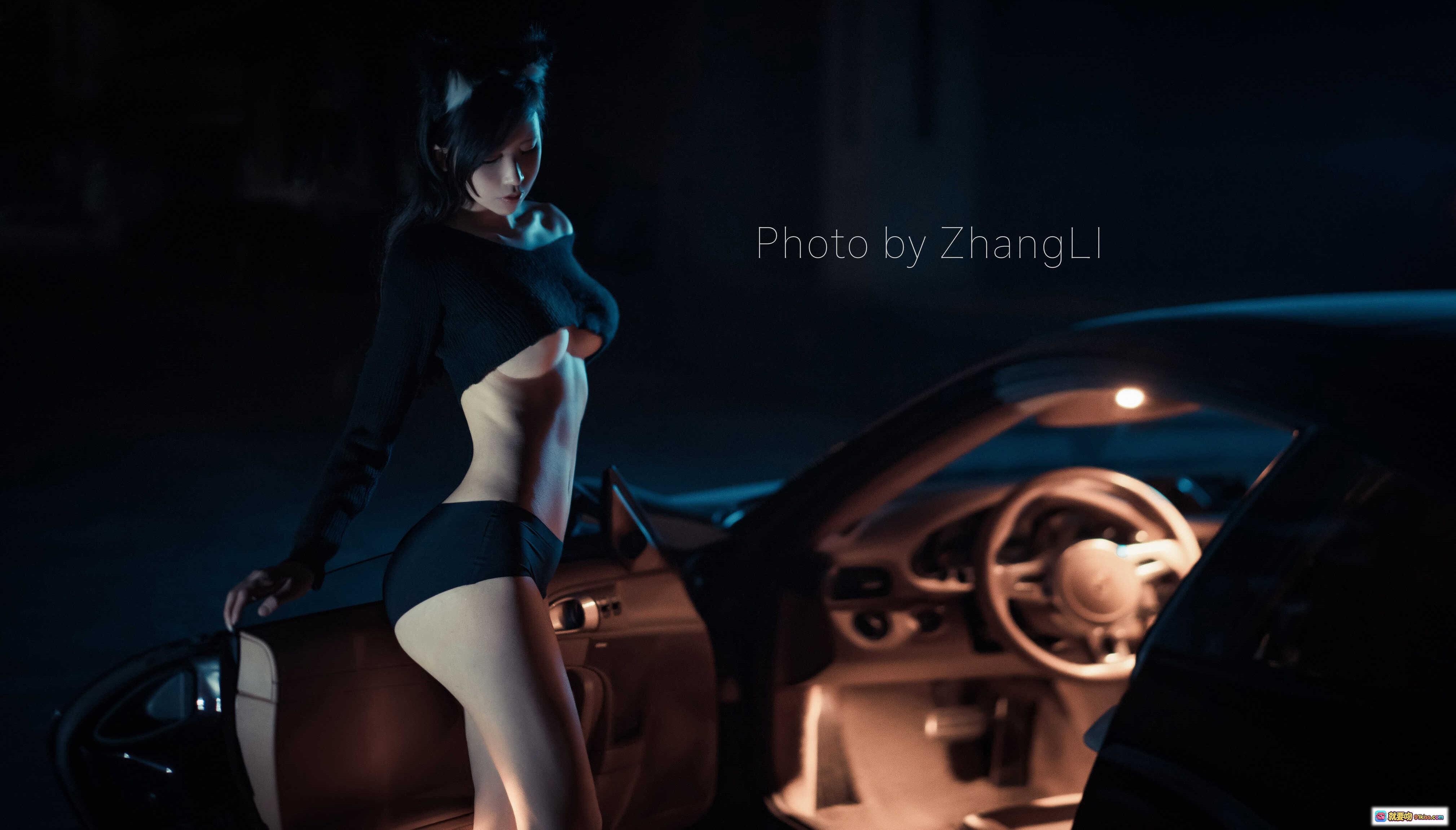 图片[3] - 爱老师保时捷女郎车内写真｜性感露肩黑衣｜车内氛围感大片｜ZhangLi摄影 - 就要吻