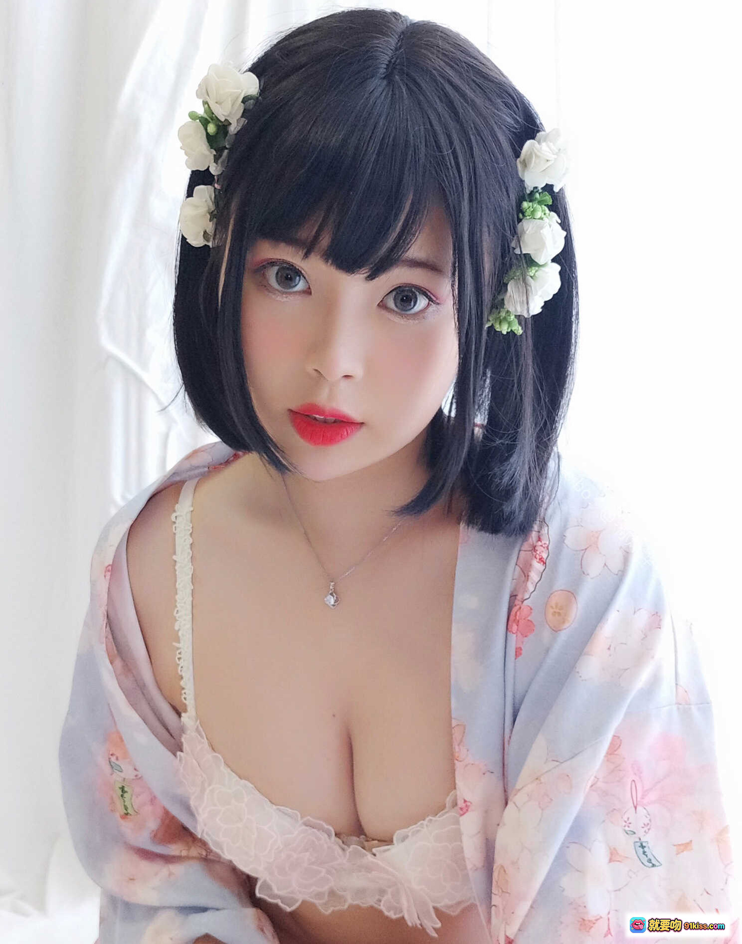 图片[3] - 白烨VOL.010花与酒与少女写真集｜蕾丝内衣+樱花和风浴袍+透明白丝美腿｜66P高清图集 - 就要吻