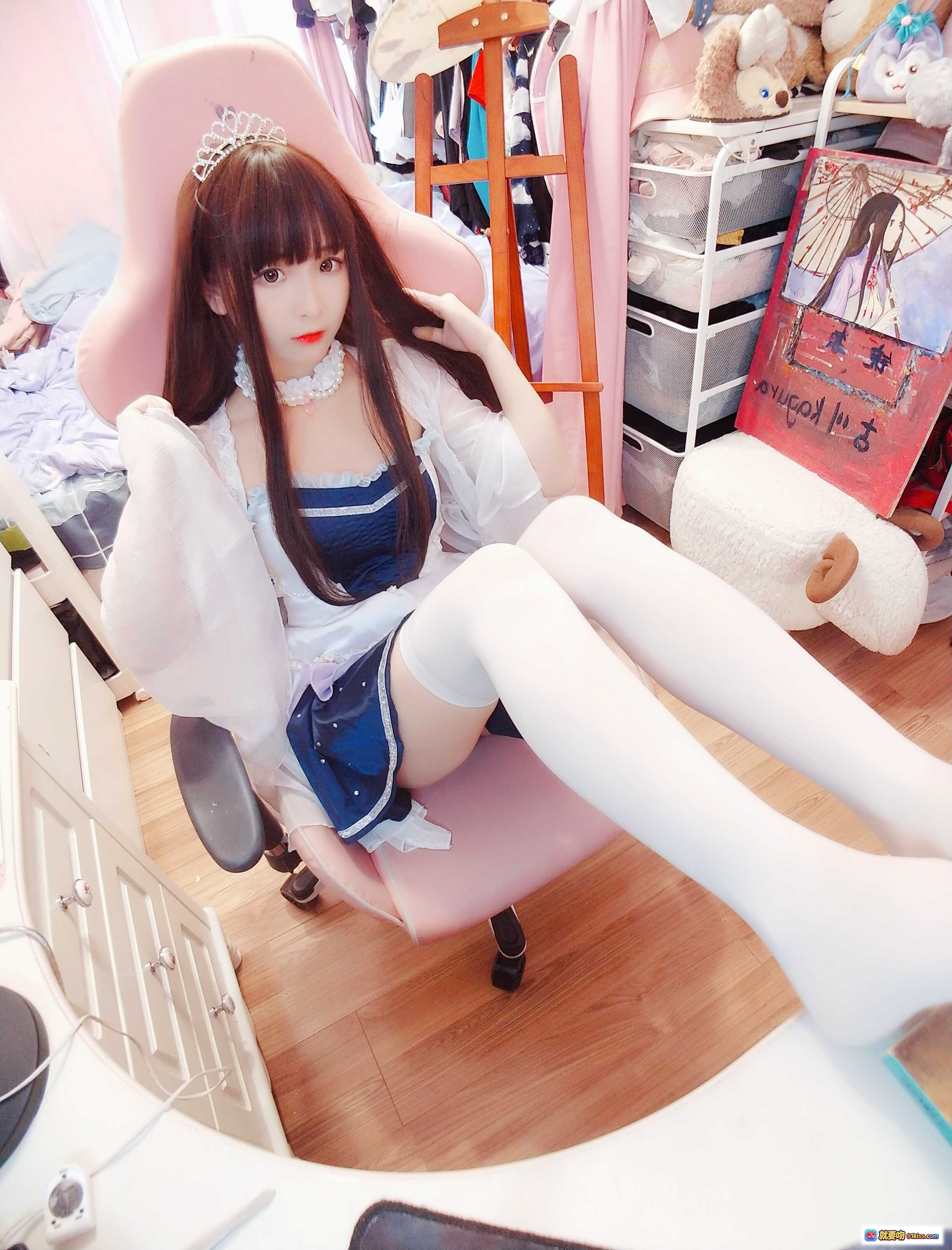 图片[2] - 古川NO.026小公主写真｜甜美长发+皇冠头饰+蕾丝洛丽塔风+粉色背景+精致妆容+温柔眼神 - 就要吻