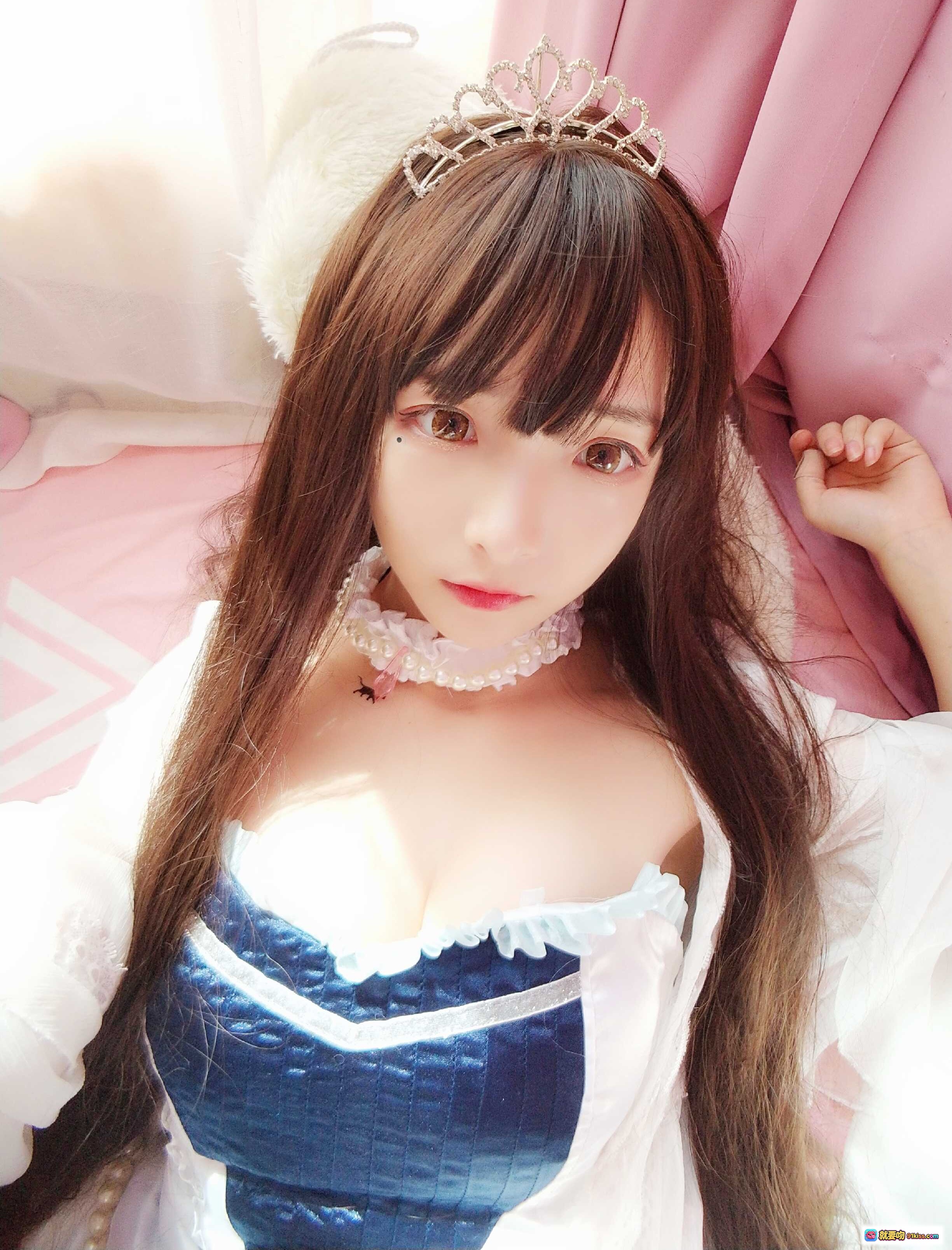 图片[6] - 古川NO.026小公主写真｜甜美长发+皇冠头饰+蕾丝洛丽塔风+粉色背景+精致妆容+温柔眼神 - 就要吻