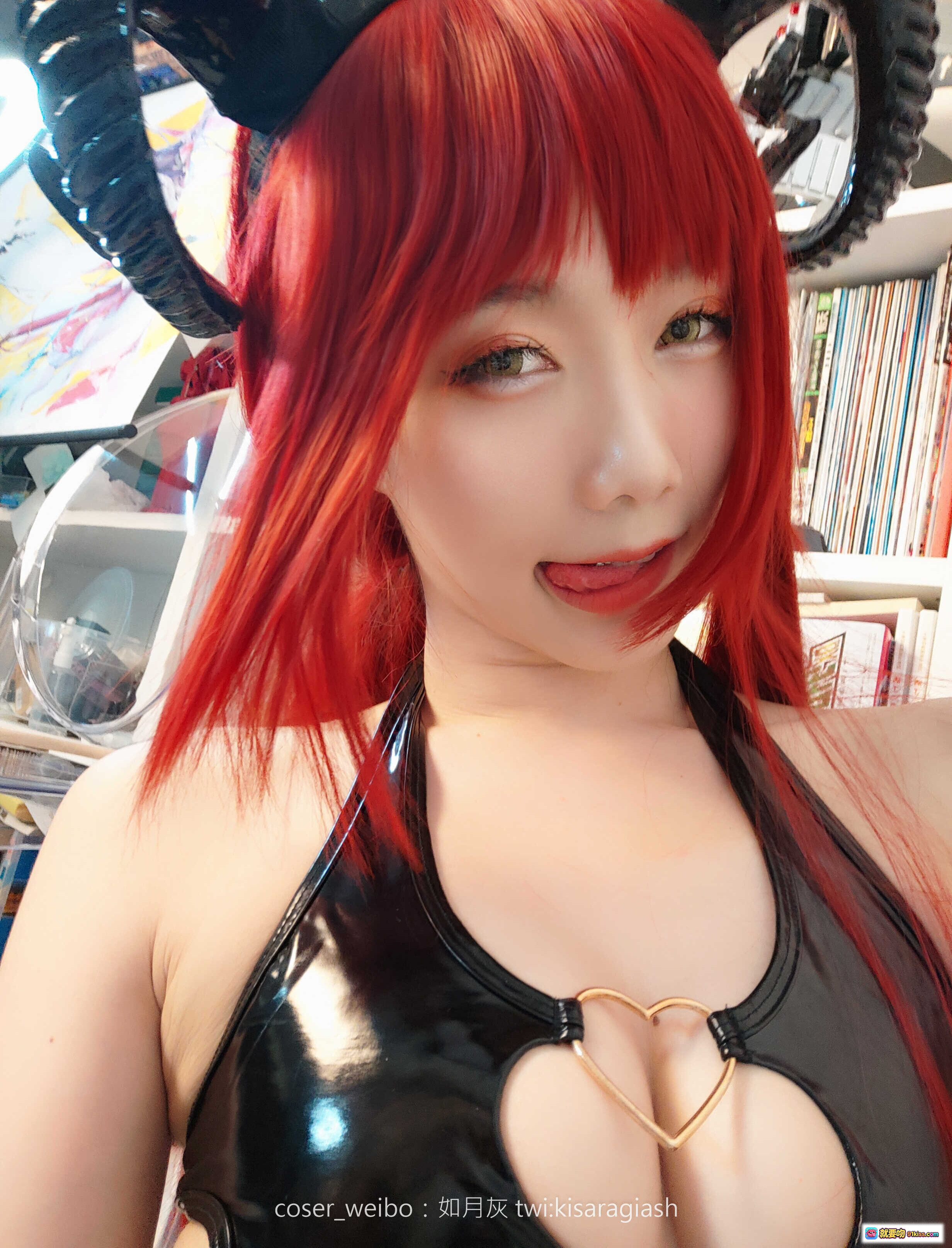 图片[3] - 如月灰赤发魅魔COS写真 | 黑色心形镂空上衣 | 红发少女甜美微笑 | 高清119P美图合集 - 就要吻