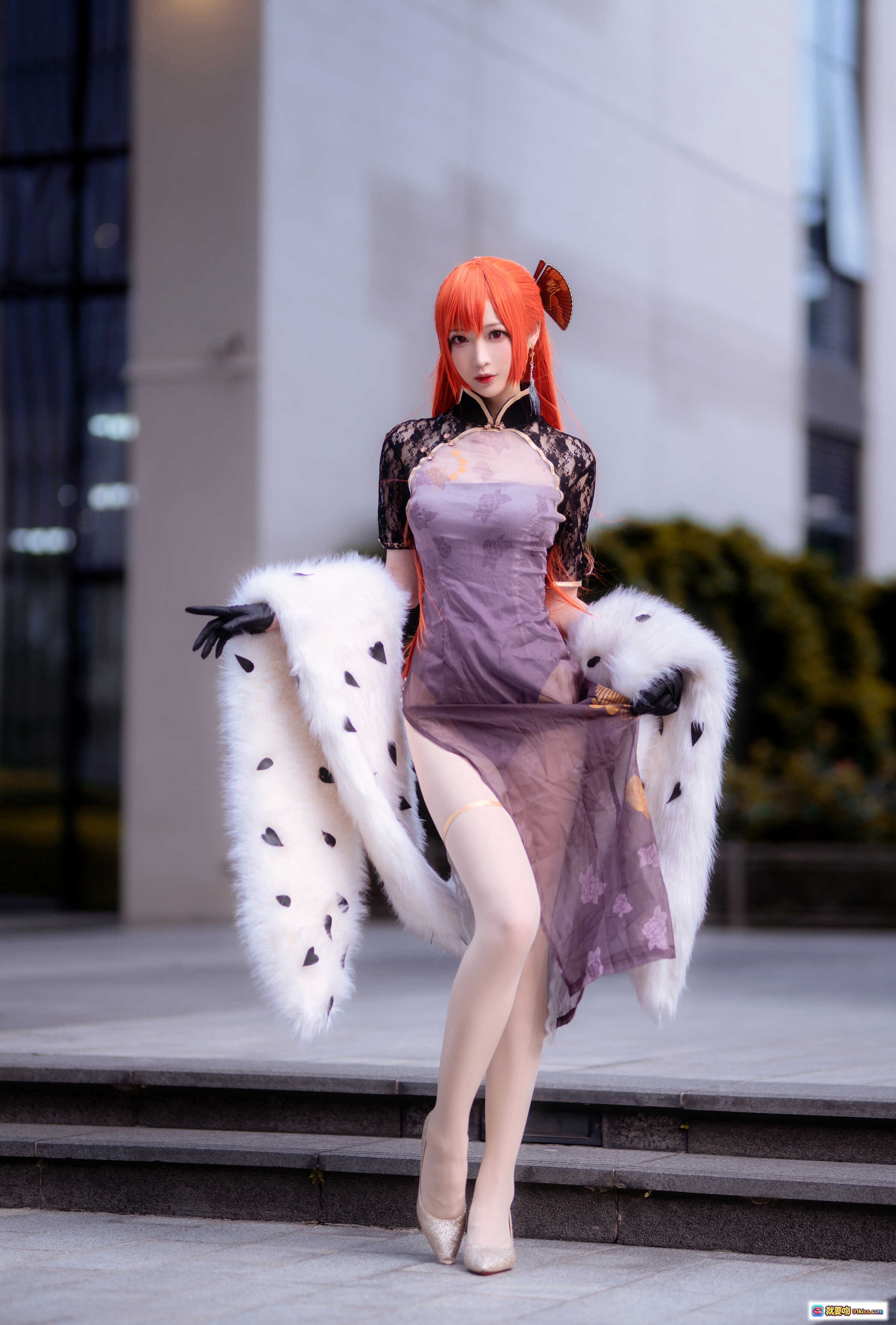 图片[5] - 南宫NO.008君主cosplay写真｜橙发旗袍美腿高跟黑手套毛绒披肩户外坐姿优雅性感 - 就要吻