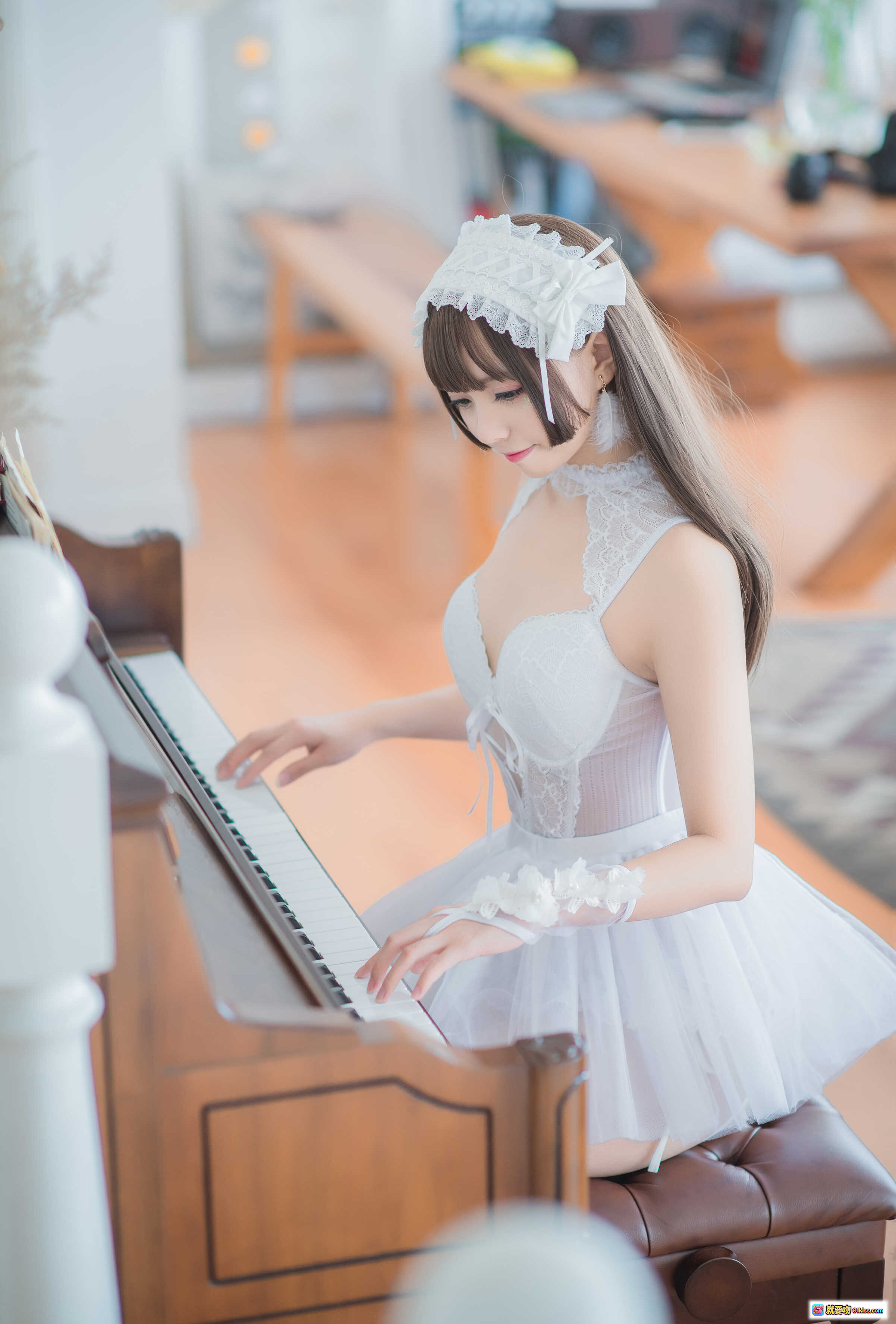 图片[7] - 小野妹子W NO.017 白色纱裙写真 甜美少女依偎巨型泰迪熊 清新蕾丝头饰 白丝美腿 9P高清图集 - 就要吻