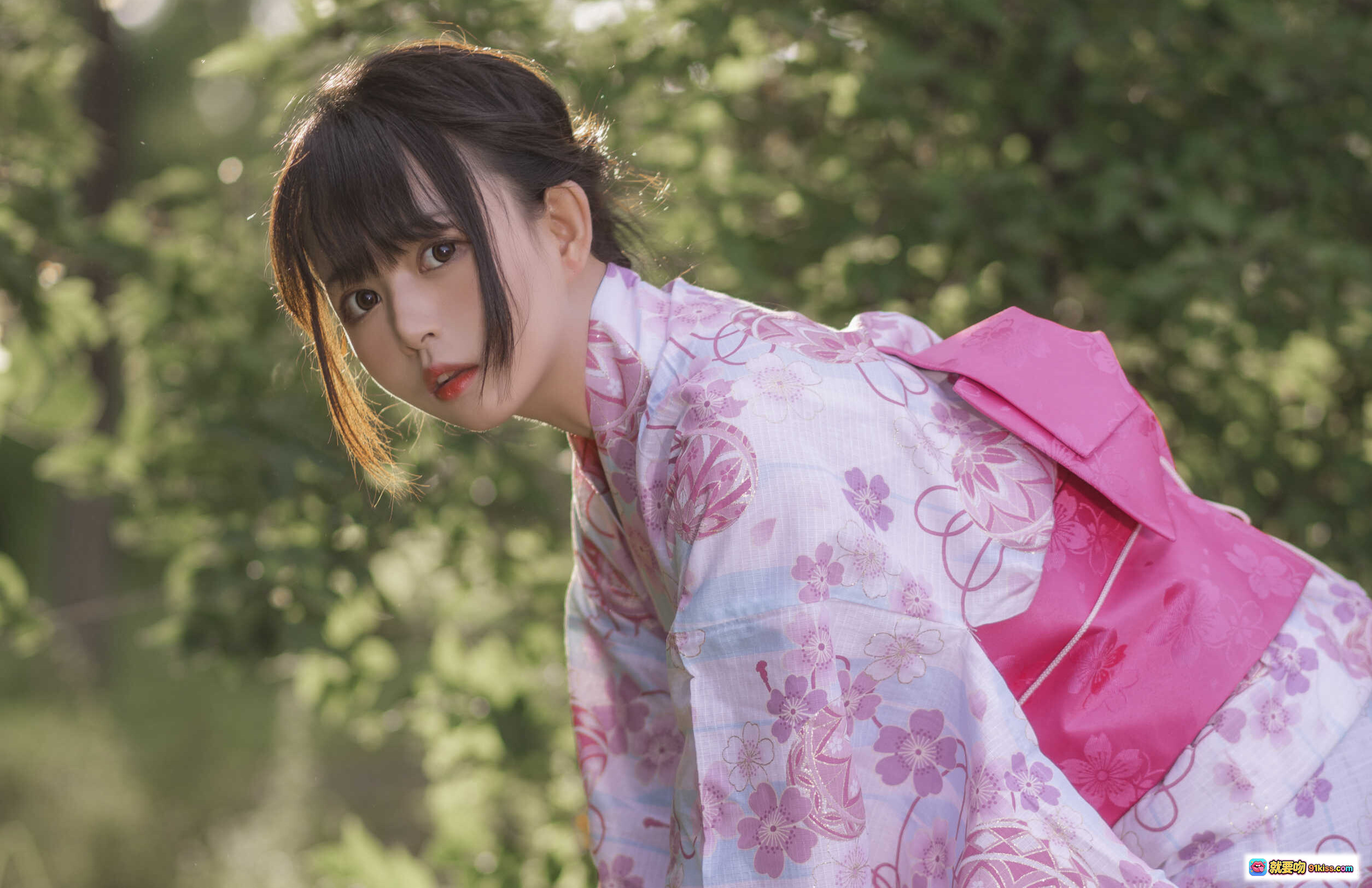 图片[8] - 黑猫猫OvO NO.005 和服超进化写真 | 粉白樱花和服少女木桥蹲姿日系风摄影 [14P-163M] - 就要吻