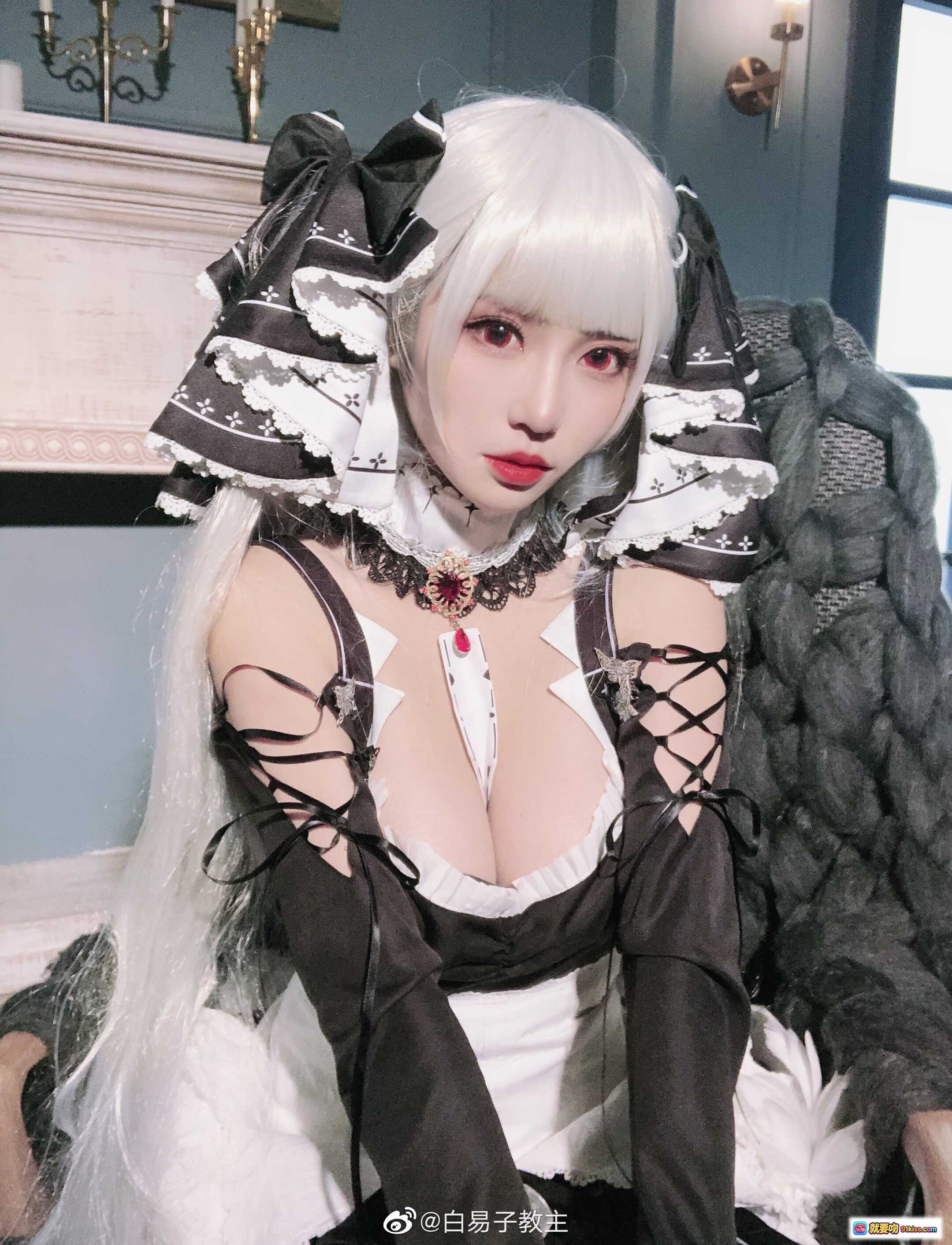 图片[7] - 白易子NO.16可畏cosplay 白发红瞳黑蕾丝女仆装 性感绑带设计 精致哥特风造型 - 就要吻