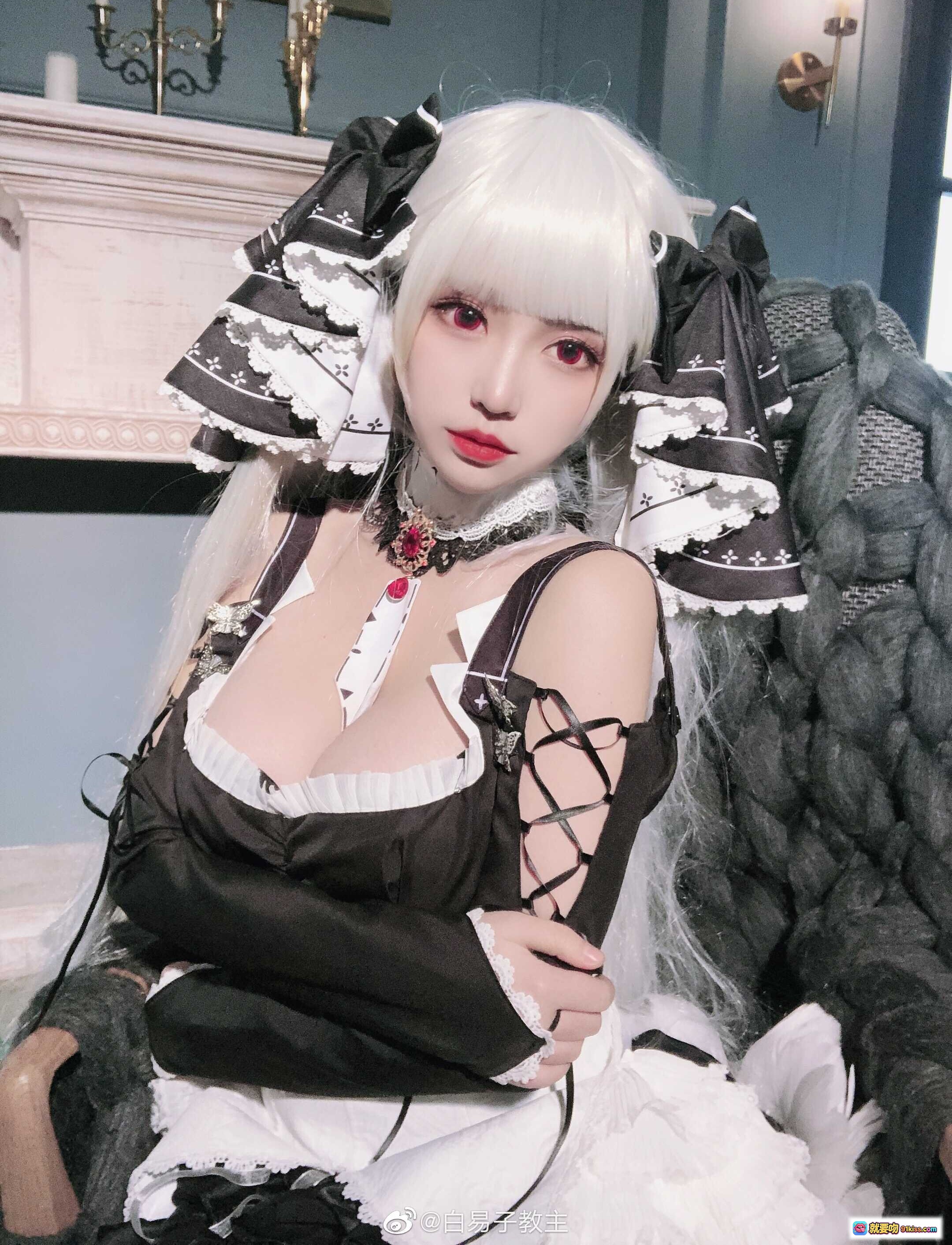 图片[4] - 白易子NO.16可畏cosplay 白发红瞳黑蕾丝女仆装 性感绑带设计 精致哥特风造型 - 就要吻