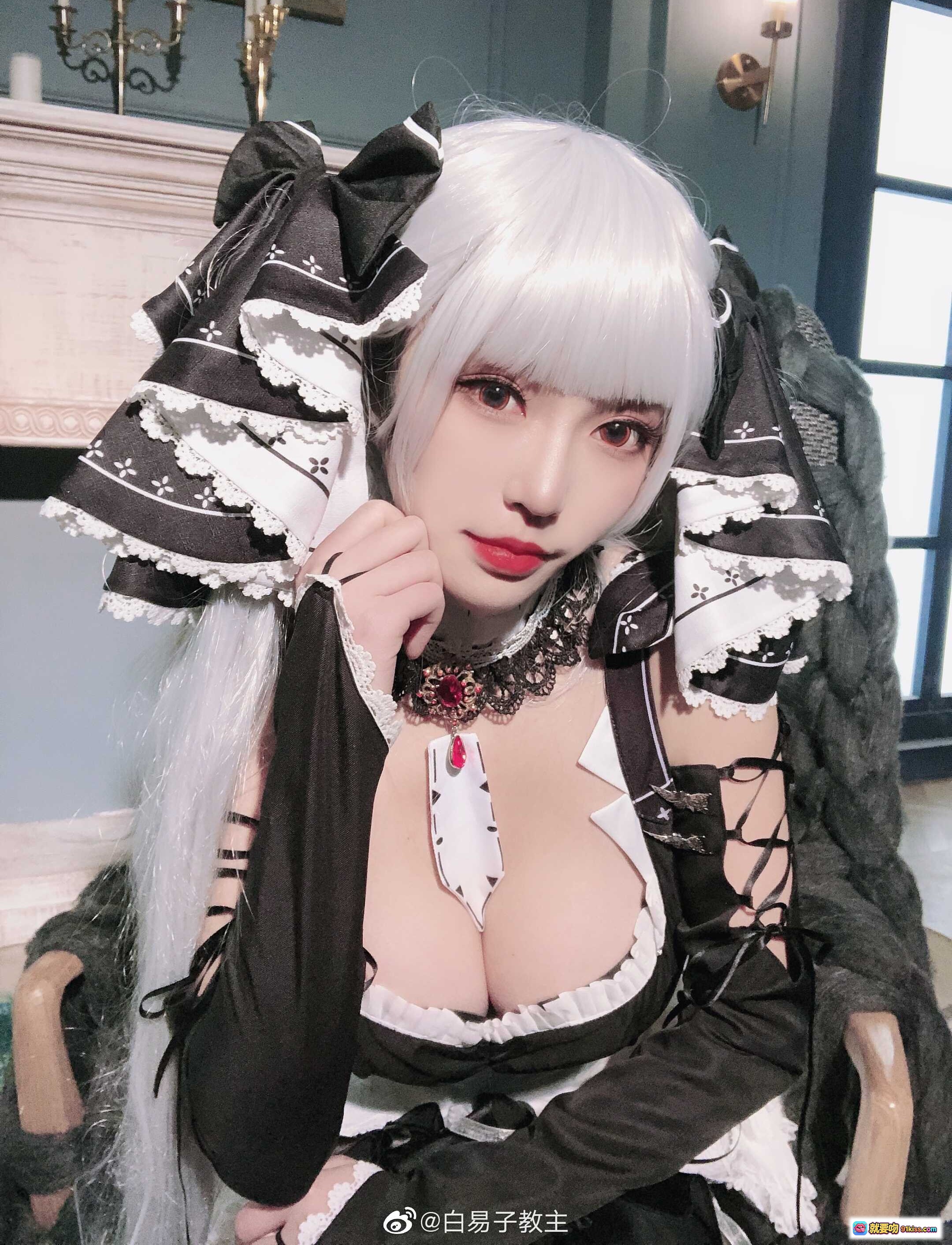 图片[9] - 白易子NO.16可畏cosplay 白发红瞳黑蕾丝女仆装 性感绑带设计 精致哥特风造型 - 就要吻