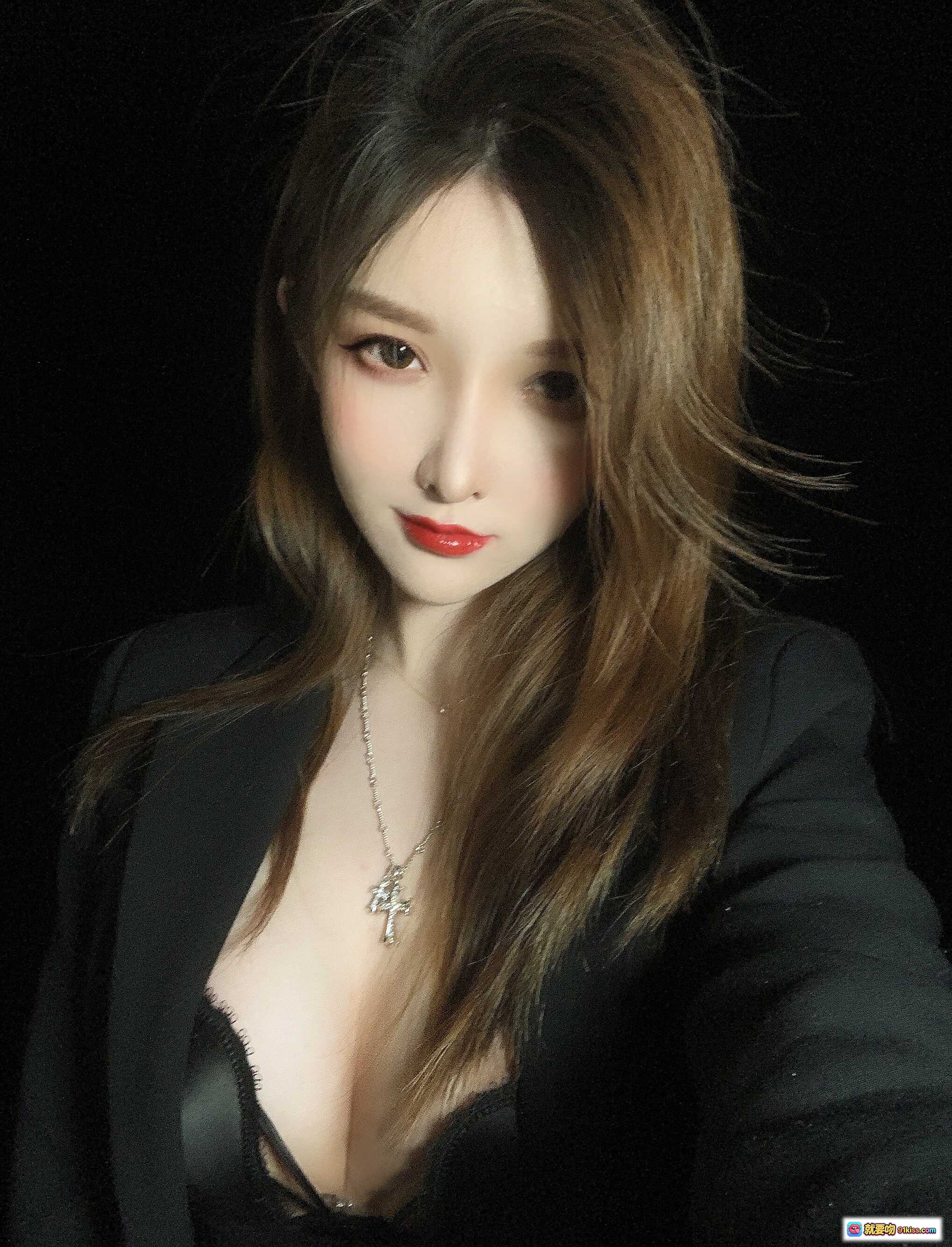 图片[1] - 一小央泽 NO.057 优雅坏女人写真｜黑西装红唇长发｜性感迷人气质美女｜高清35P图集 - 就要吻