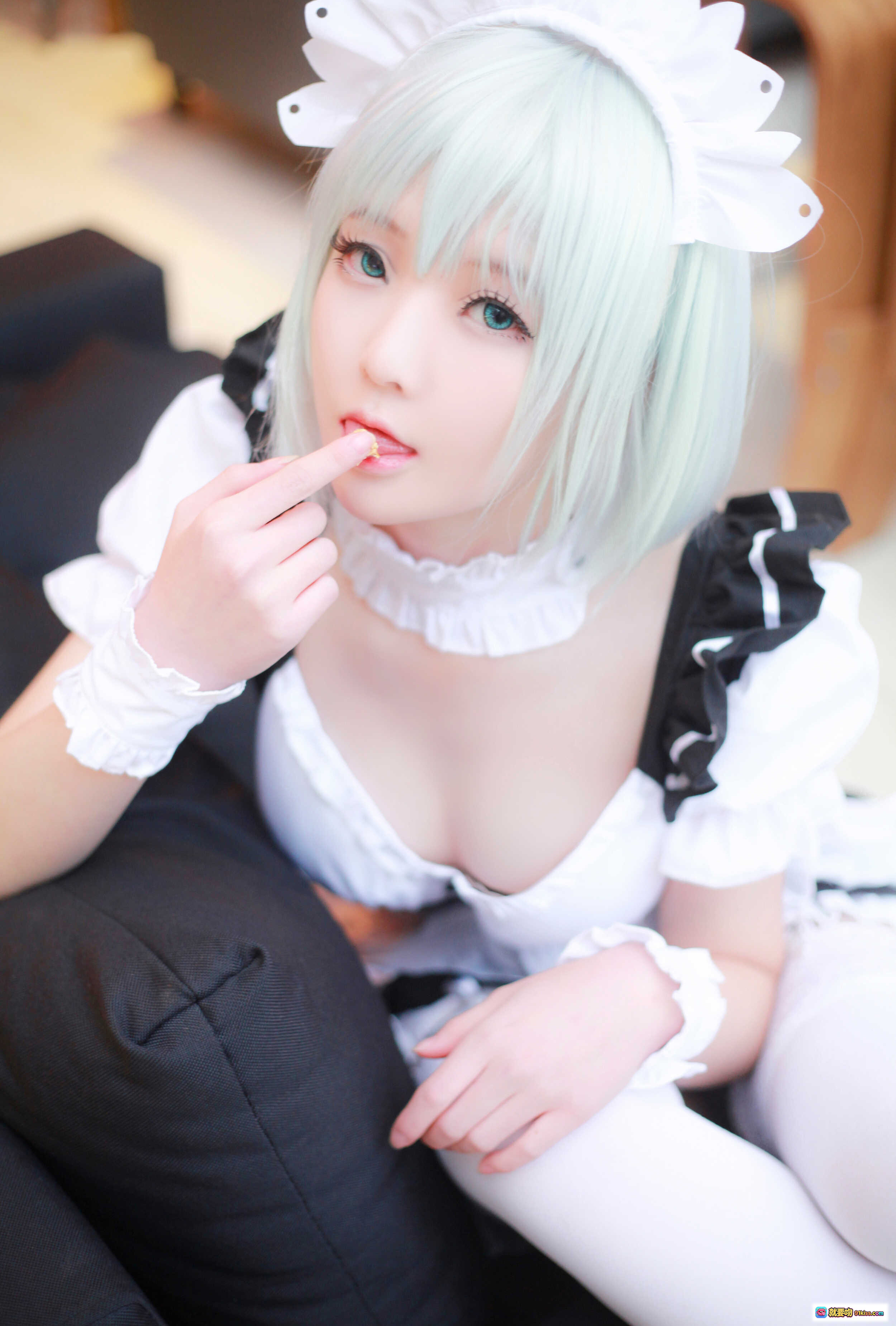 图片[7] - 小央泽NO.010女仆鸢一折纸cosplay写真 | 黑白女仆装+白丝袜+蕾丝边 | 甜系少女风咖啡厅场景拍摄 - 就要吻