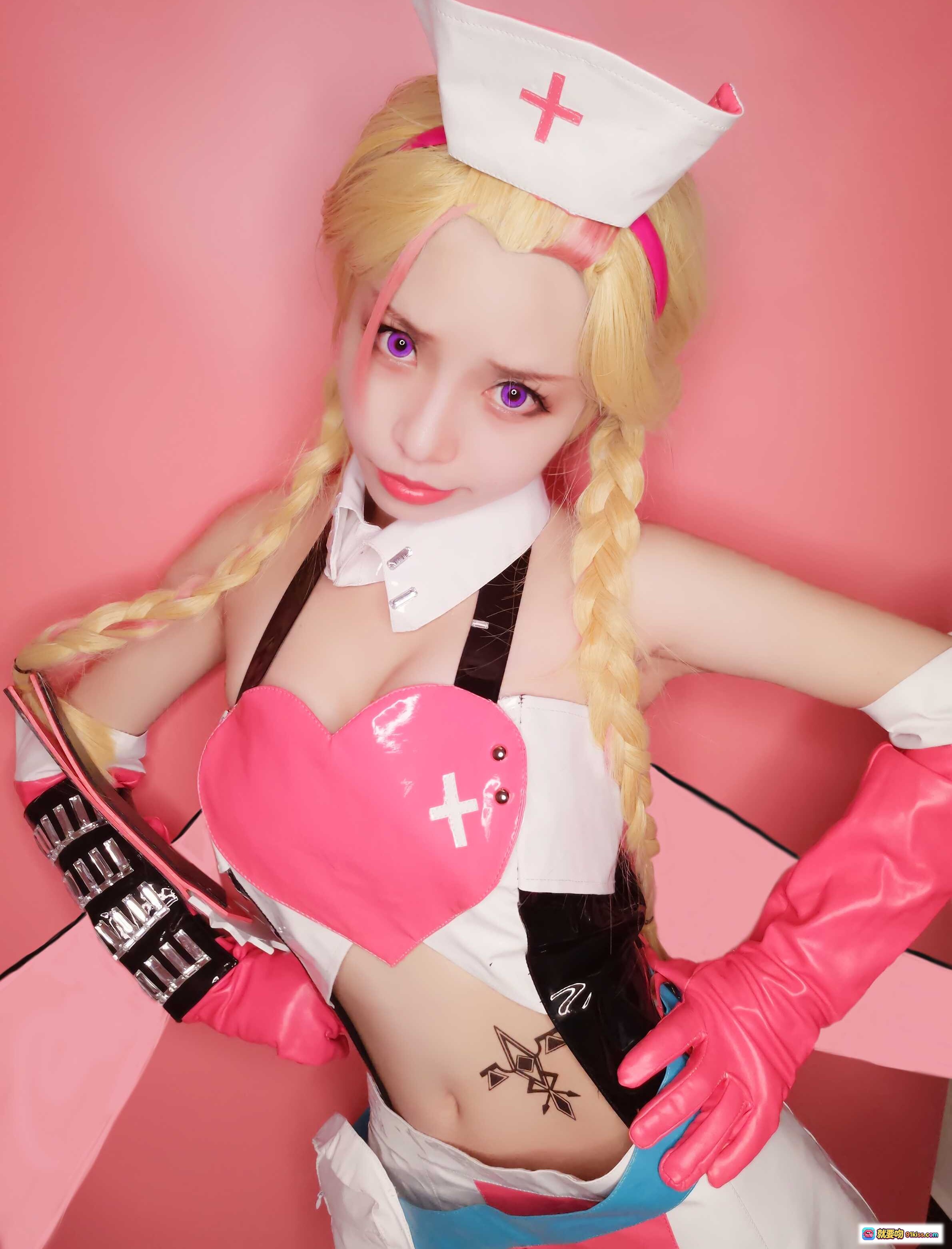 图片[5] - 白易子NO.20嗜谎之神幽丽cosplay护士装金发双马尾紫瞳粉色系写真9P高清美图 - 就要吻