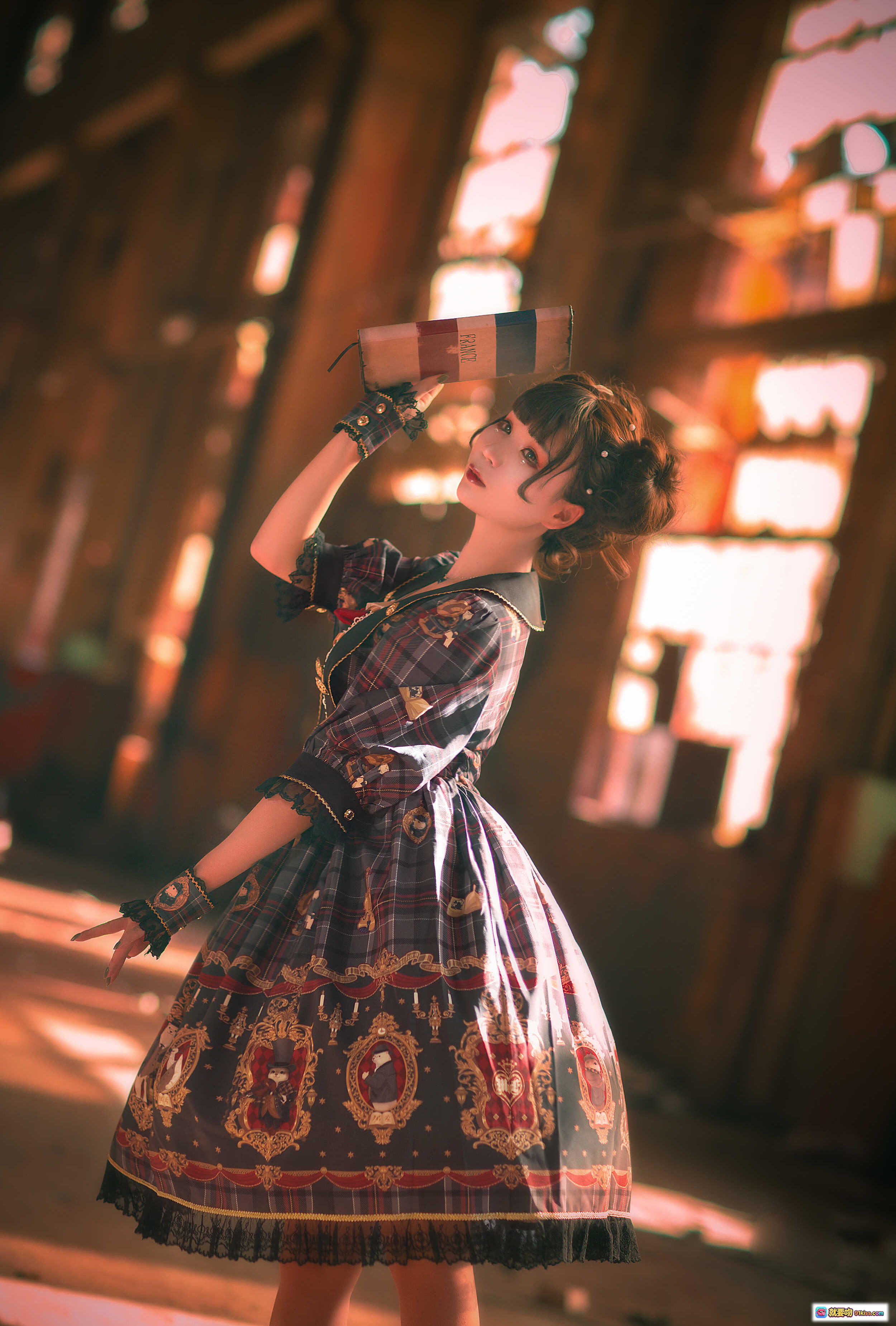 图片[6] - 北之北VOL.02贝克街侦探社物语Lolita裙装写真｜复古工业风光影人像｜精致印花洛丽塔穿搭｜10P高清图集 - 就要吻