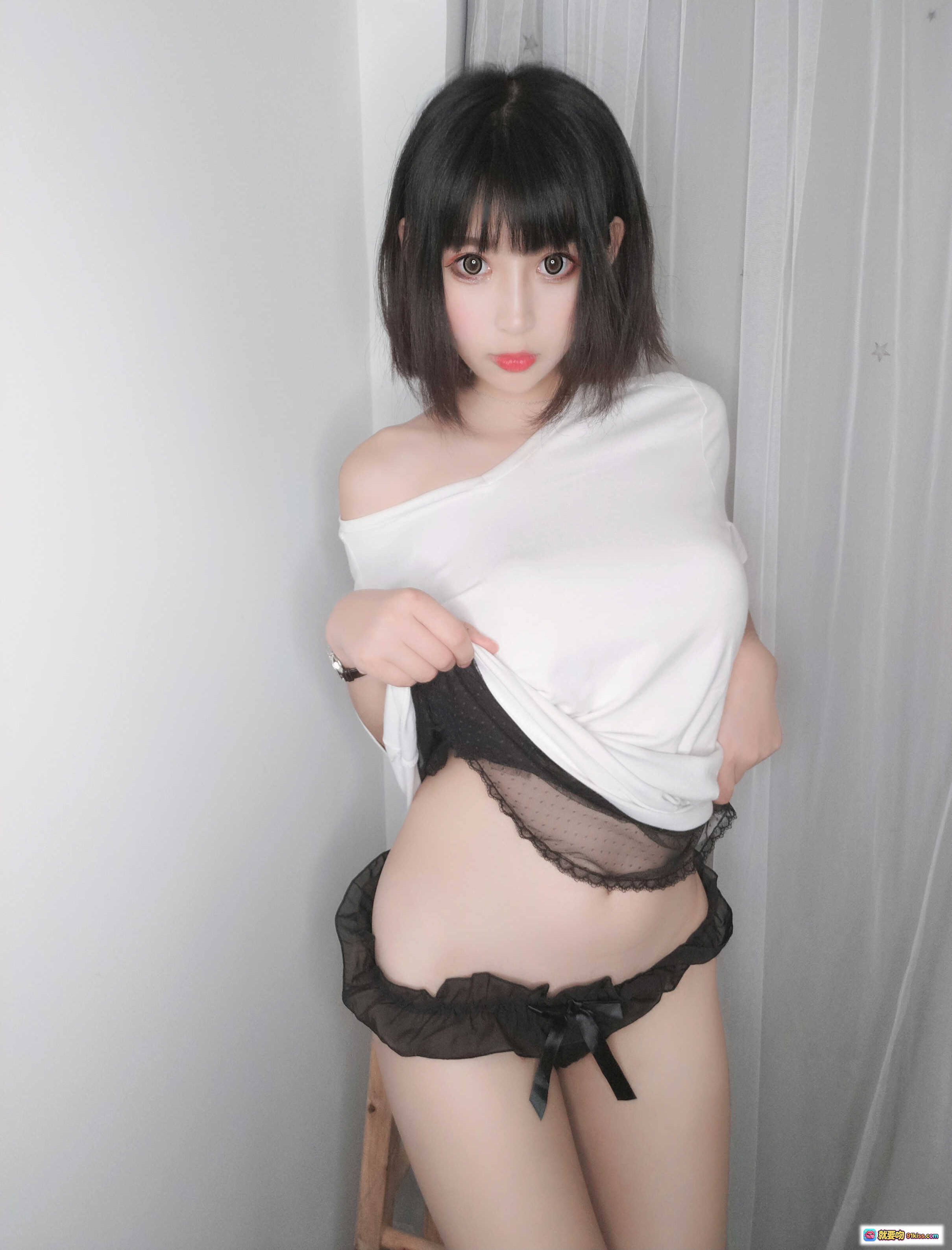 图片[10] - 小酥酱NO.002白色T恤写真 27P高清美图 黑色蕾丝短裤 甜美短发少女风 室内私房照 - 就要吻