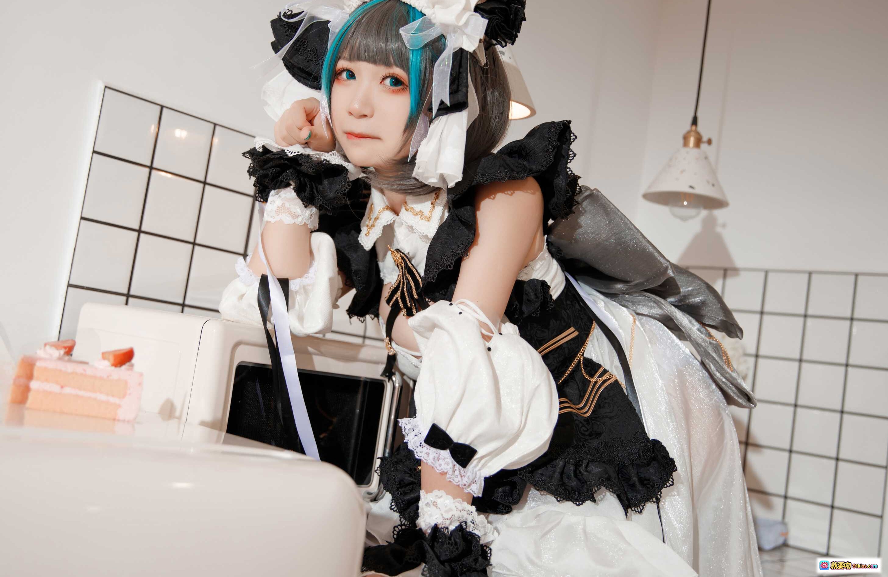 图片[5] - 樱落酱NO.017柴郡女仆装Cosplay写真 甜美蓝发少女手持甜点 白黑蕾丝洛丽塔风 室内软萌摆拍 28P高清图集 - 就要吻