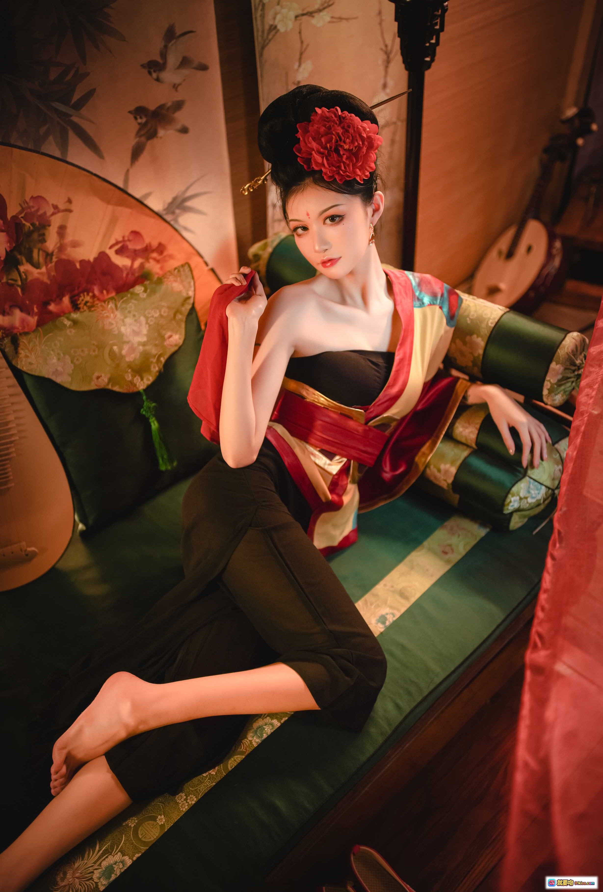 图片[5] - 古风美人抚琴写真｜红花发饰汉服造型｜古典雅致国风摄影｜江湖意境氛围感大片 - 就要吻