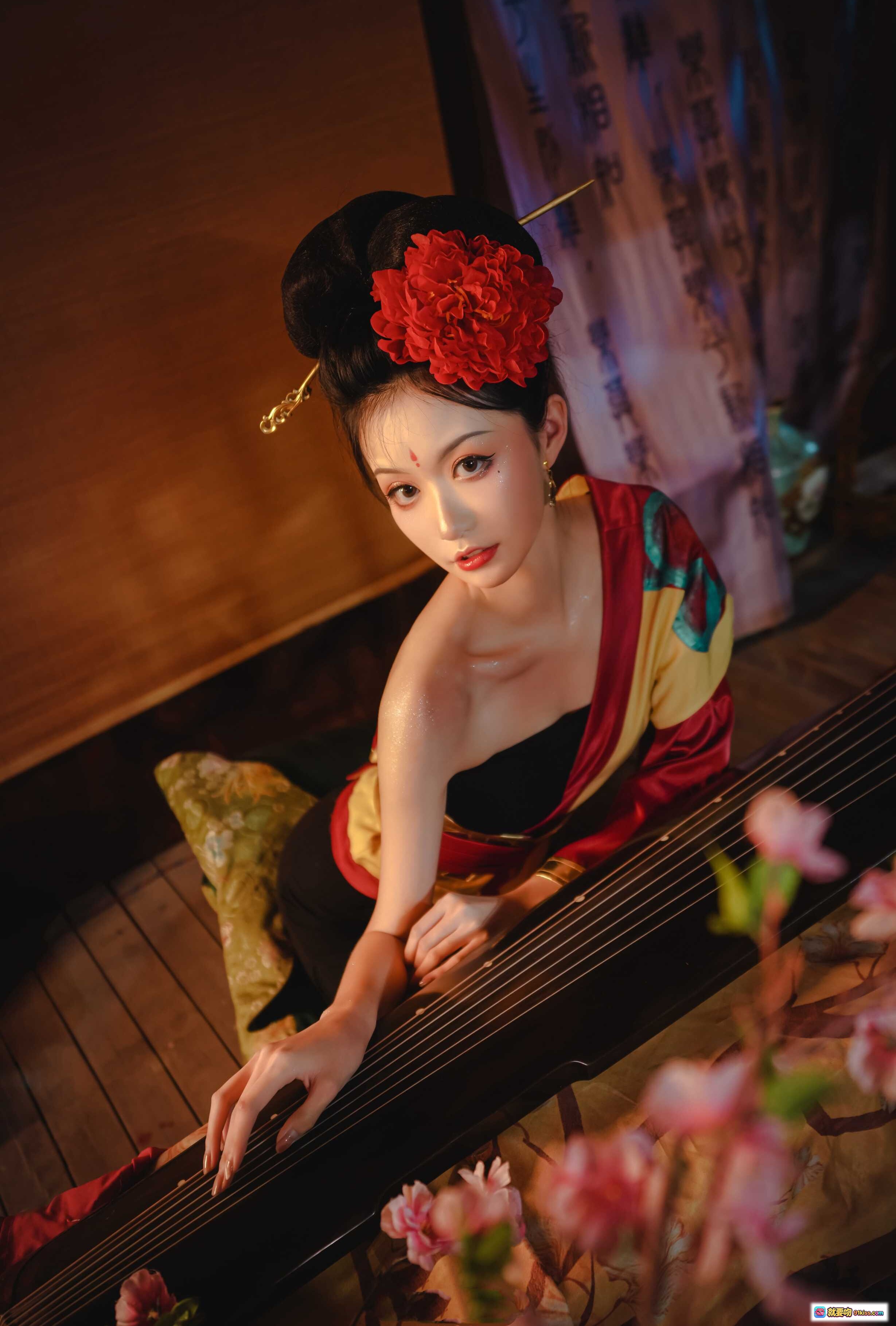 古风美人抚琴写真｜红花发饰汉服造型｜古典雅致国风摄影｜江湖意境氛围感大片 - 就要吻