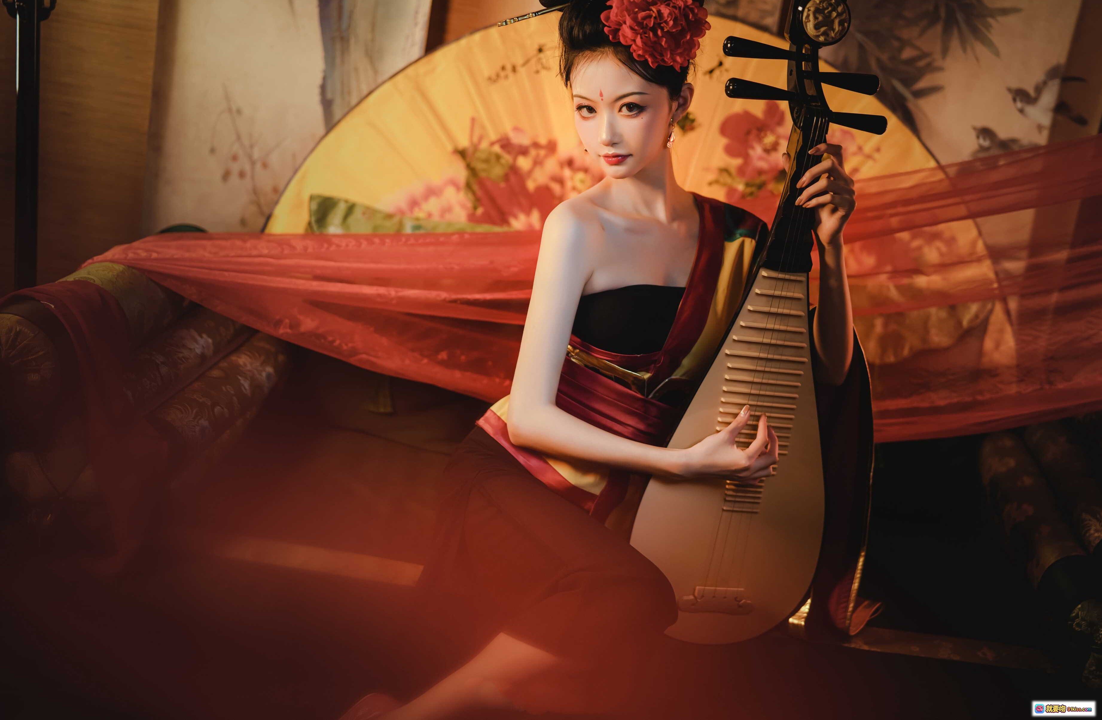 图片[9] - 古风美人抚琴写真｜红花发饰汉服造型｜古典雅致国风摄影｜江湖意境氛围感大片 - 就要吻