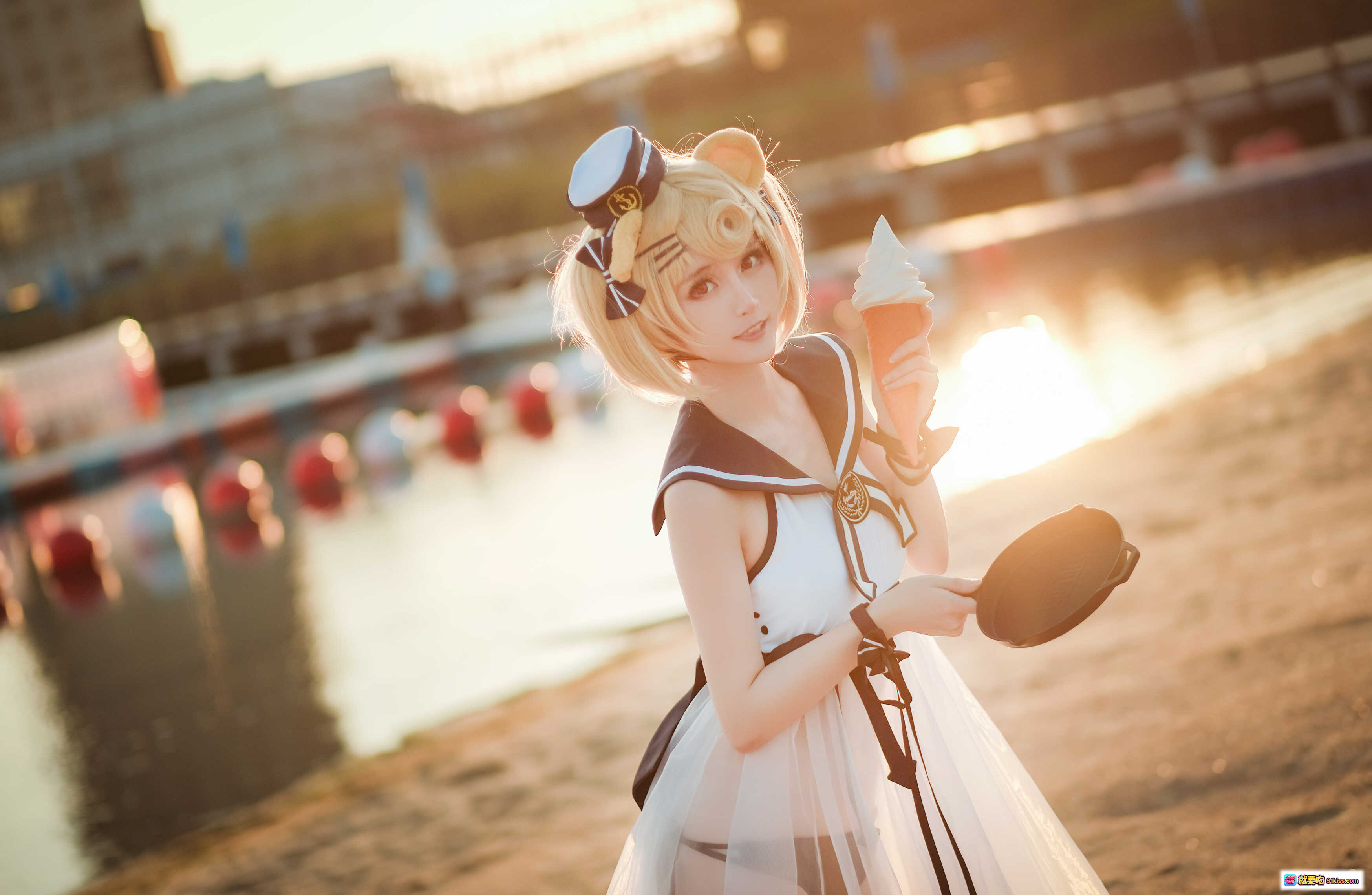图片[3] - yui金鱼NO.004古米泳装cosplay海边烧烤写真 金发双马尾水手服少女手持烤串夕阳氛围感美图 - 就要吻