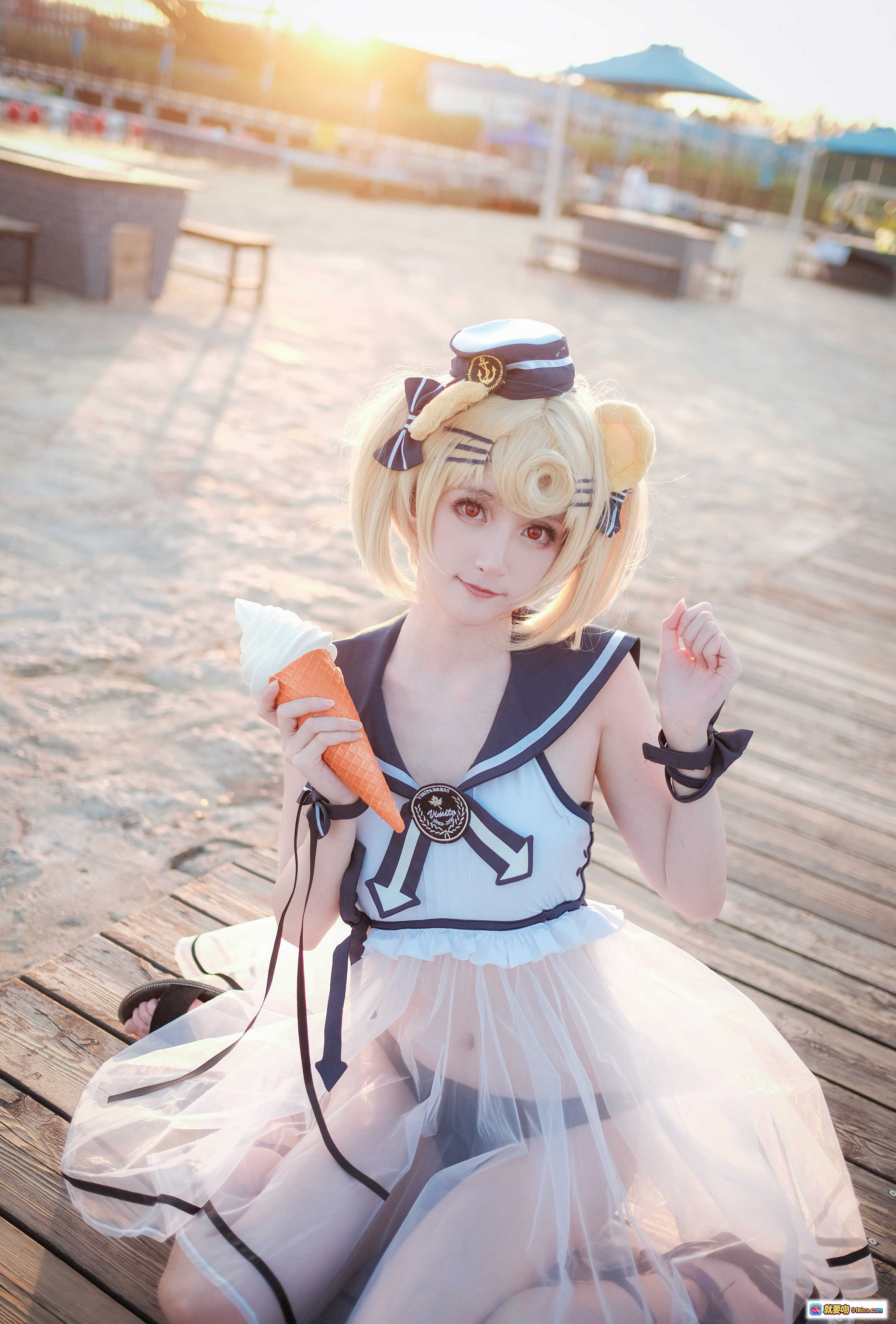 图片[10] - yui金鱼NO.004古米泳装cosplay海边烧烤写真 金发双马尾水手服少女手持烤串夕阳氛围感美图 - 就要吻