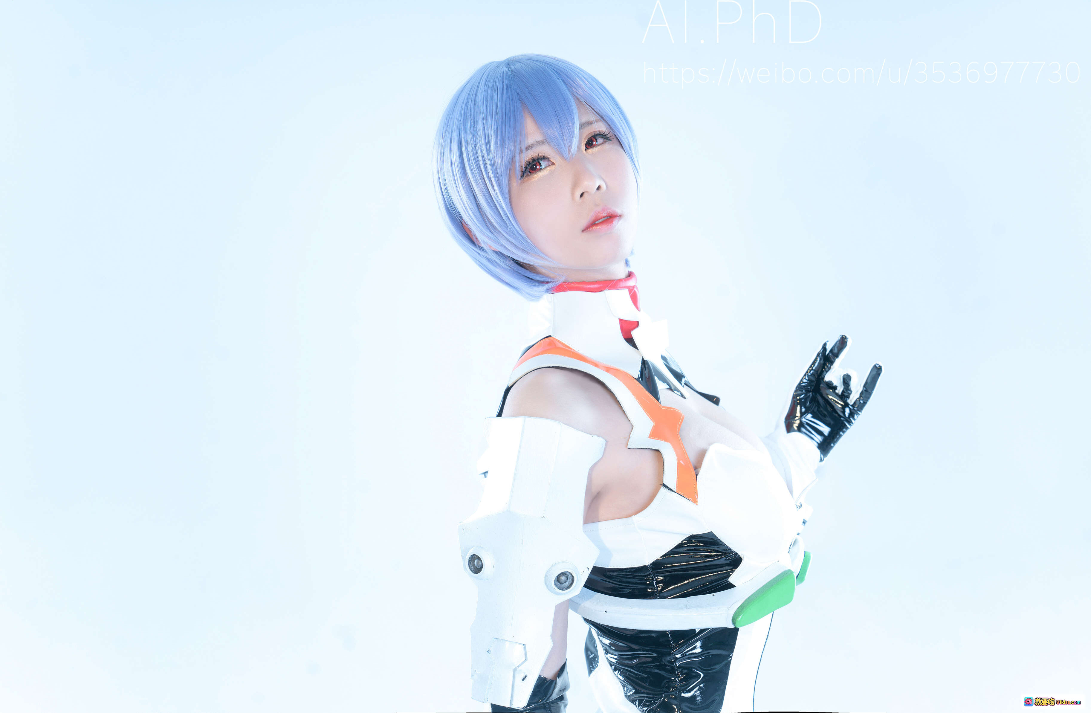图片[8] - 绫波丽cosplay写真｜蓝发少女白黑机甲风造型｜高跟长靴性感姿态｜AI.PhD摄影精选 - 就要吻