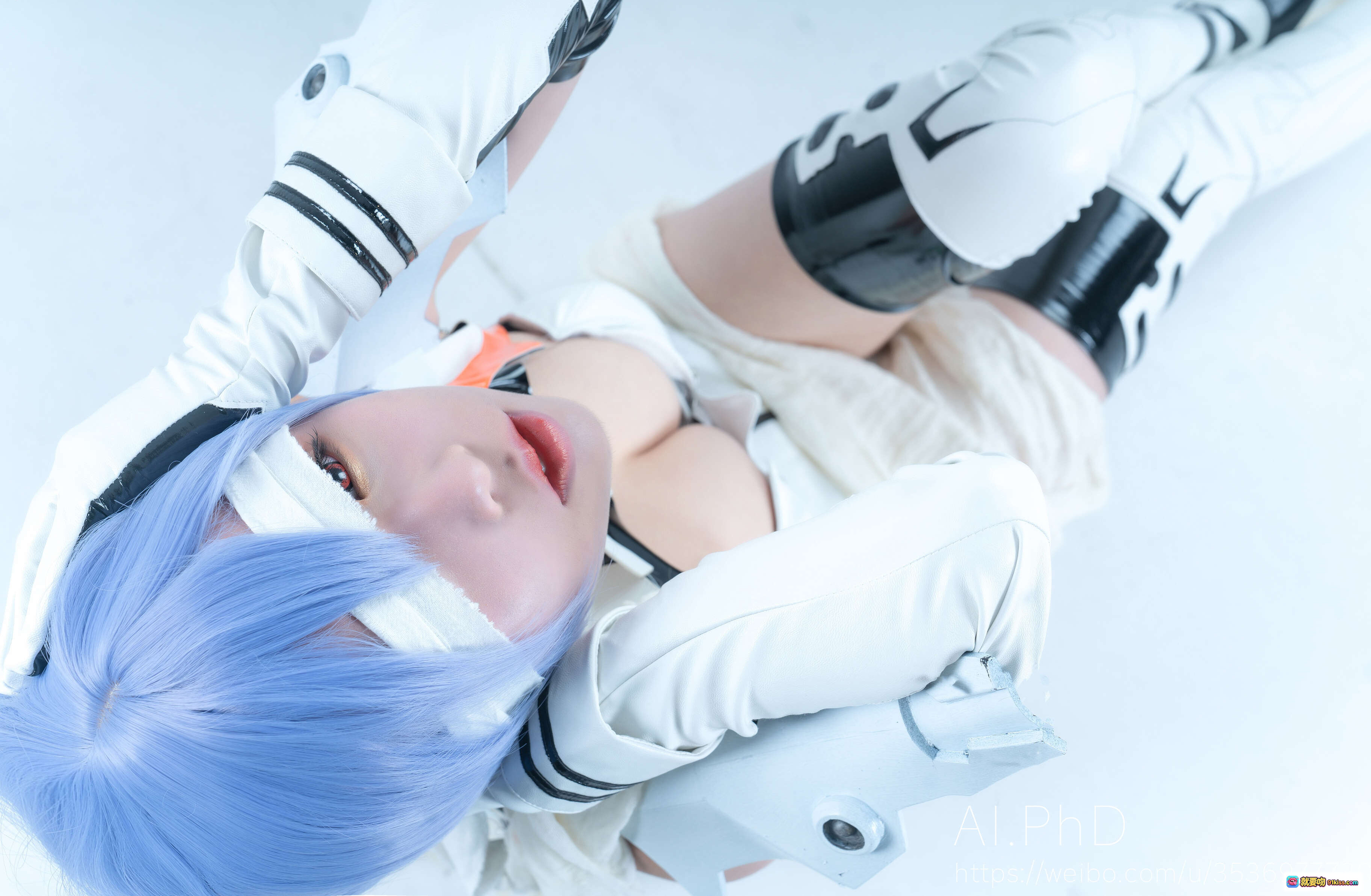 图片[10] - 绫波丽cosplay写真｜蓝发少女白黑机甲风造型｜高跟长靴性感姿态｜AI.PhD摄影精选 - 就要吻