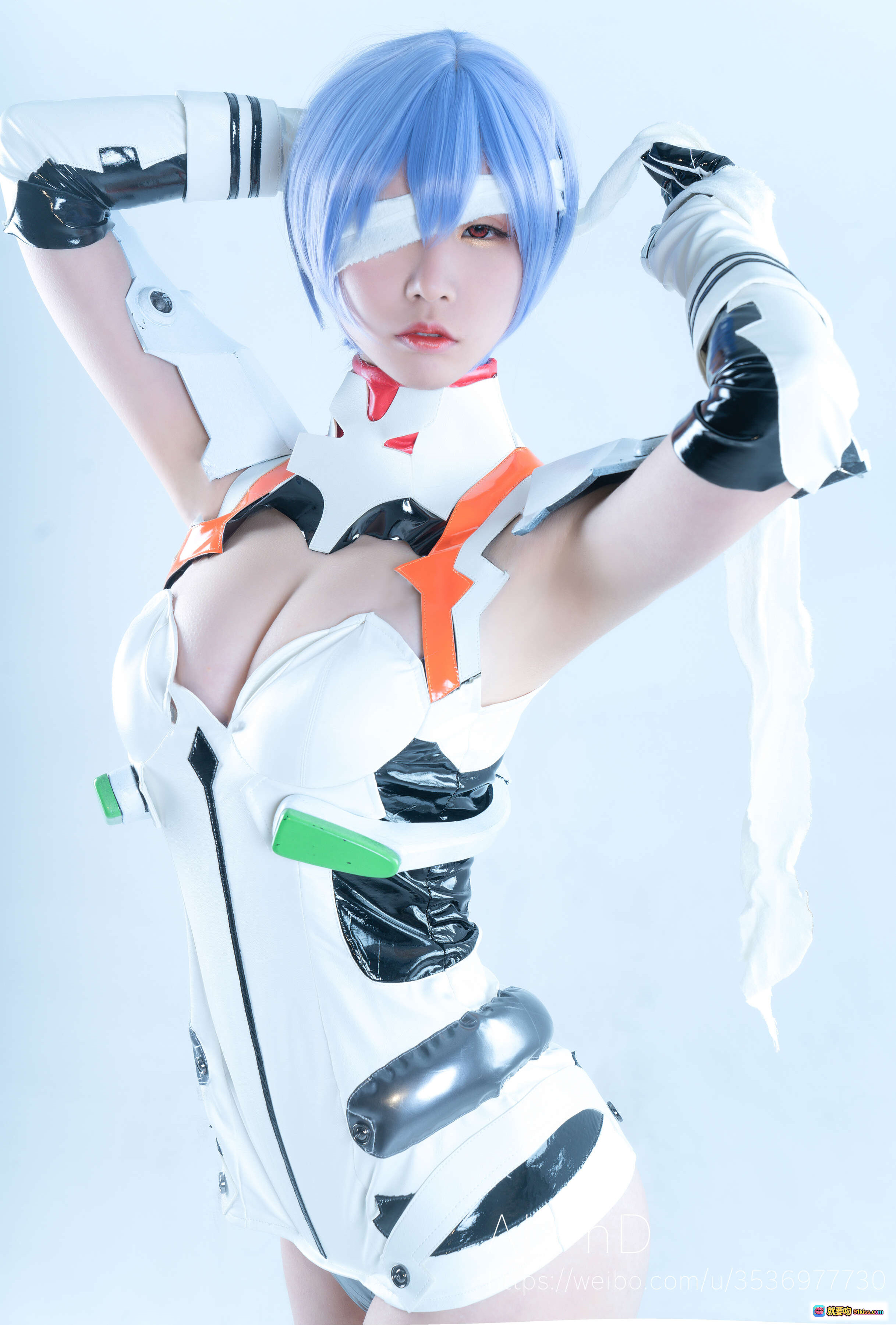 图片[6] - 绫波丽cosplay写真｜蓝发少女白黑机甲风造型｜高跟长靴性感姿态｜AI.PhD摄影精选 - 就要吻