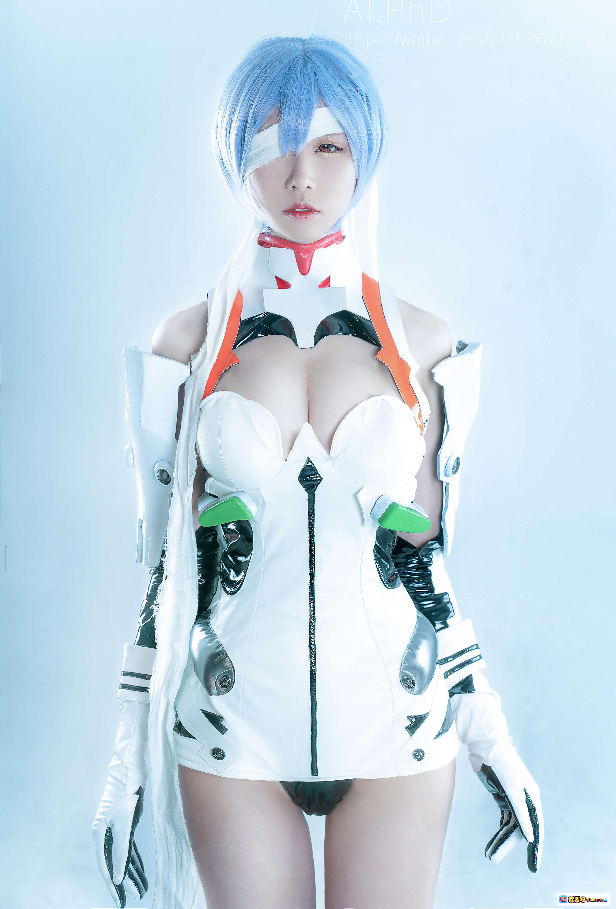 图片[4] - 绫波丽cosplay写真｜蓝发少女白黑机甲风造型｜高跟长靴性感姿态｜AI.PhD摄影精选 - 就要吻